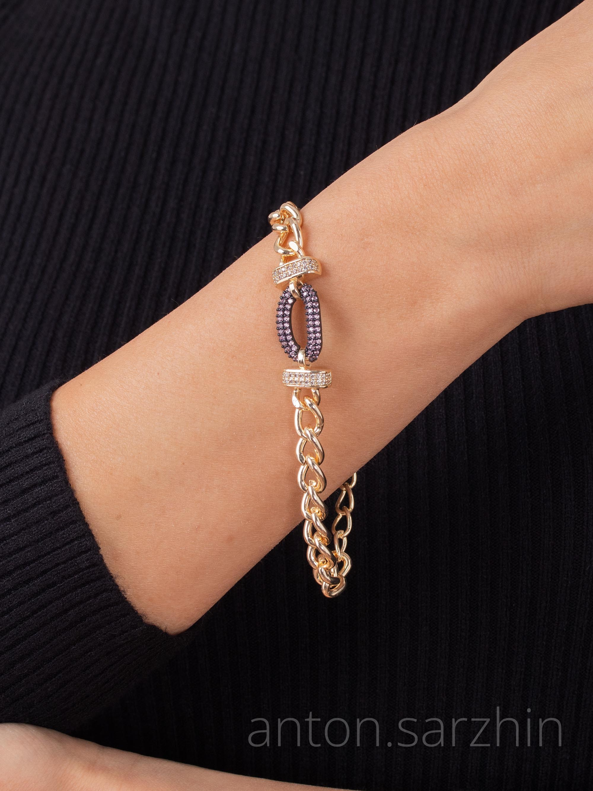 Фотосъемка ювелирных изделий на модели