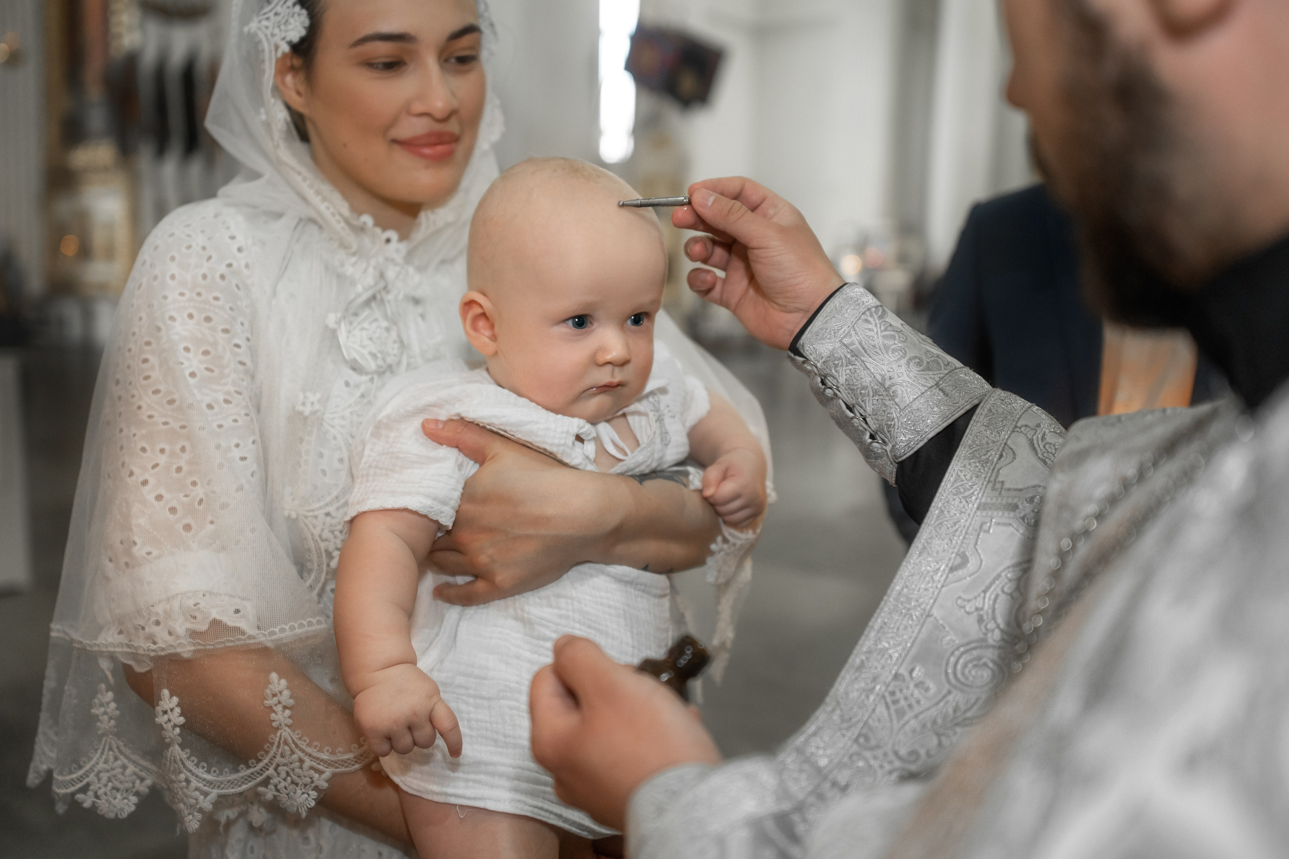 Крещение в Троице-Измайловском соборе. Фотограф на крещение и венчание, семейный фотограф в Санкт-Петербурге