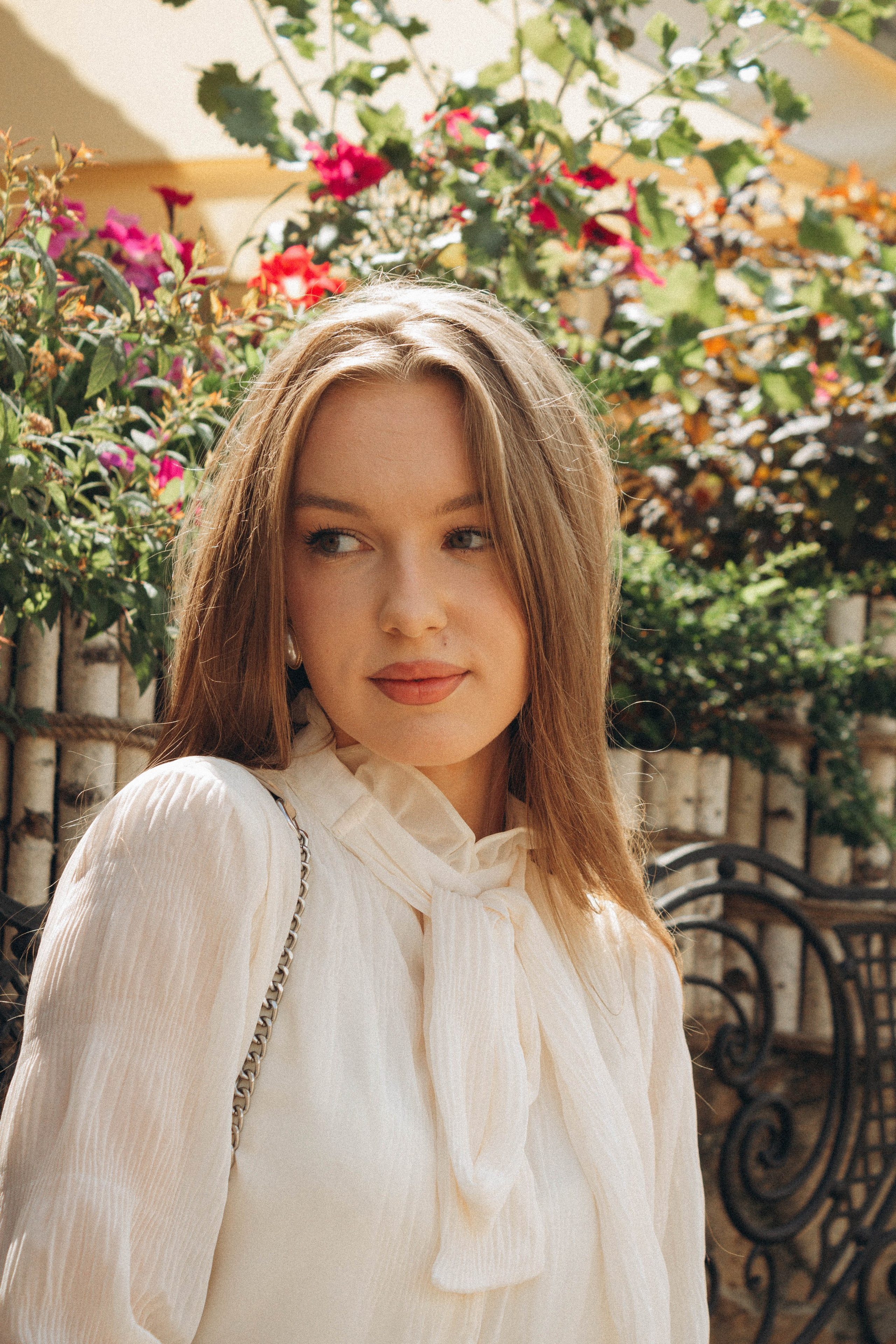 Sofiya. Я — Алёна и я фотографирую красиво (е)