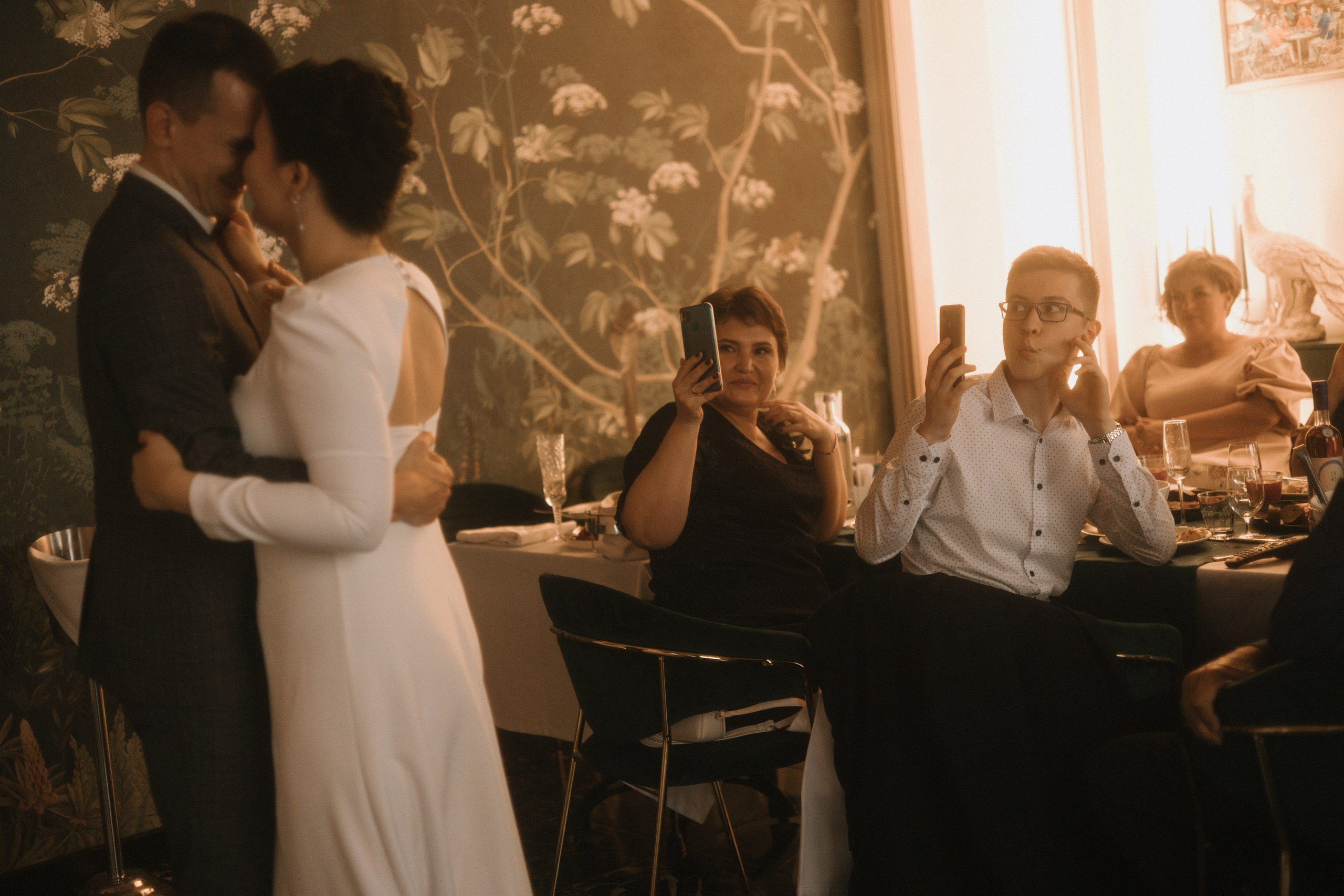 Ляпнул штампик меж листами…. Свадебный и семейный фотограф в Санкт-Петербурге и Москве