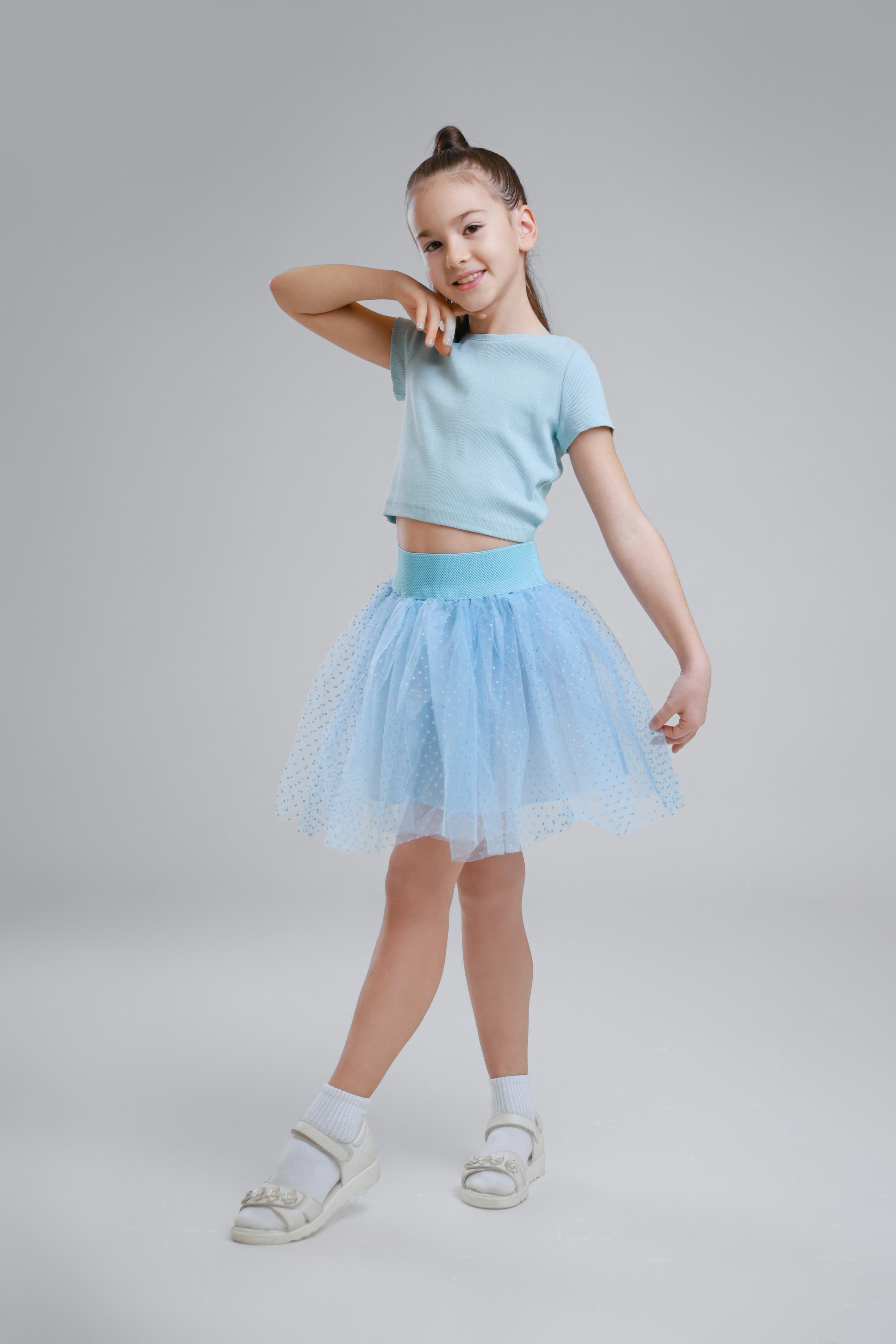 Фото детских платьев для рекламы на маркетплейсах. Фотограф, видеограф