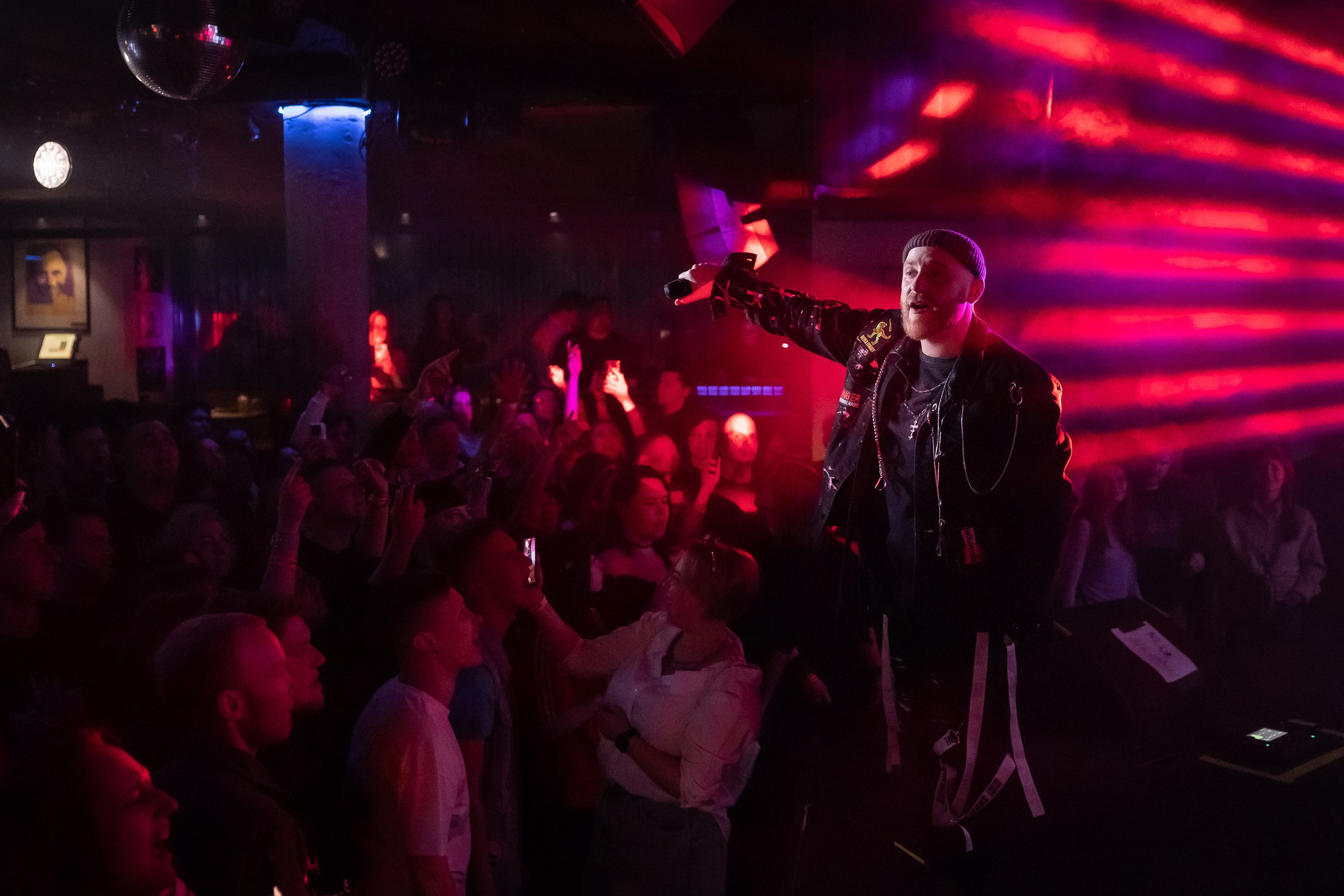 Концерт альтернатив метал группы iOSTRA в «Music bar Мумий Тролль» Москва. Фотограф Владимир Охрименко