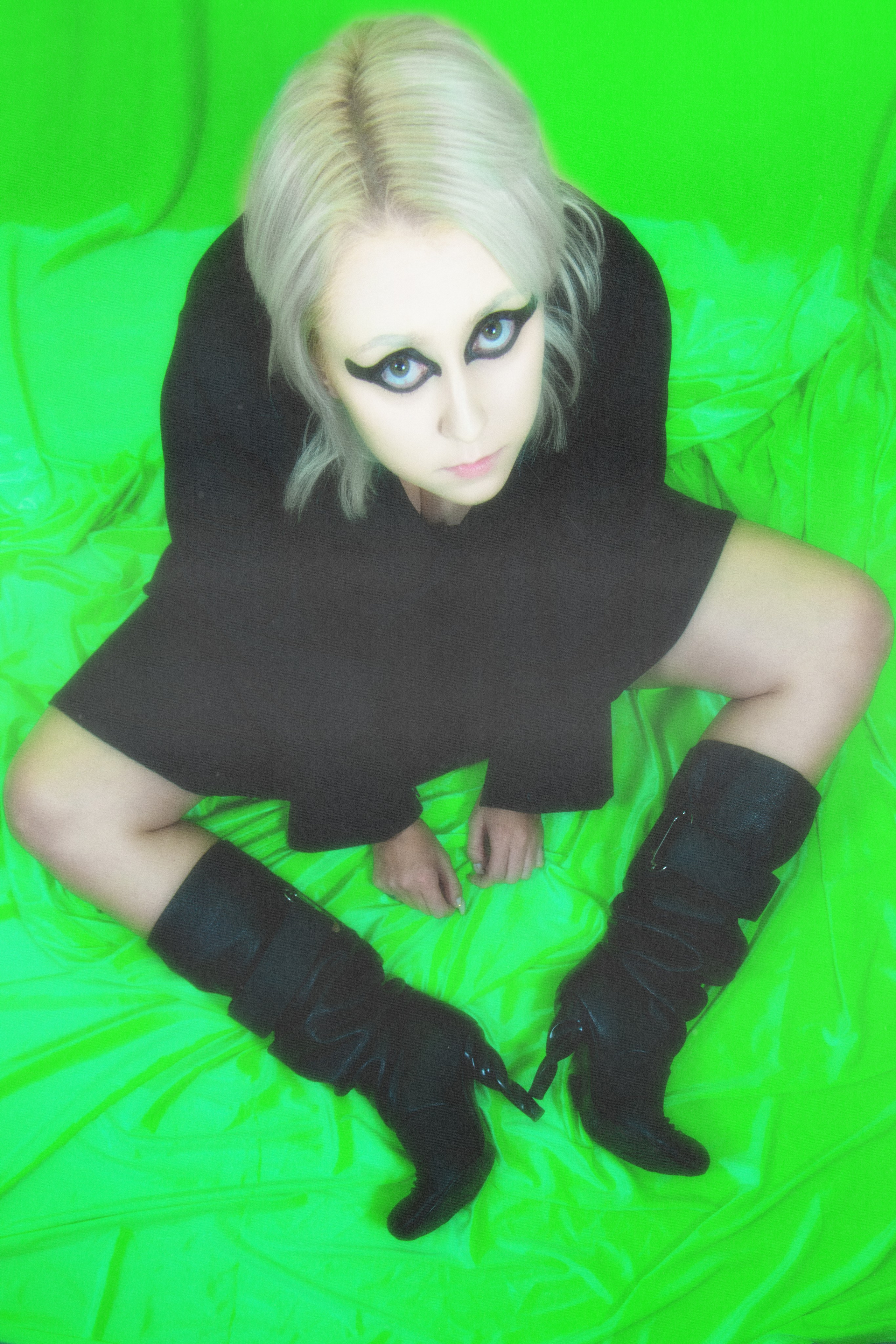 AGGRESSIVE ACIDIC INNER WORLD. Креативный фотограф Лина Селина