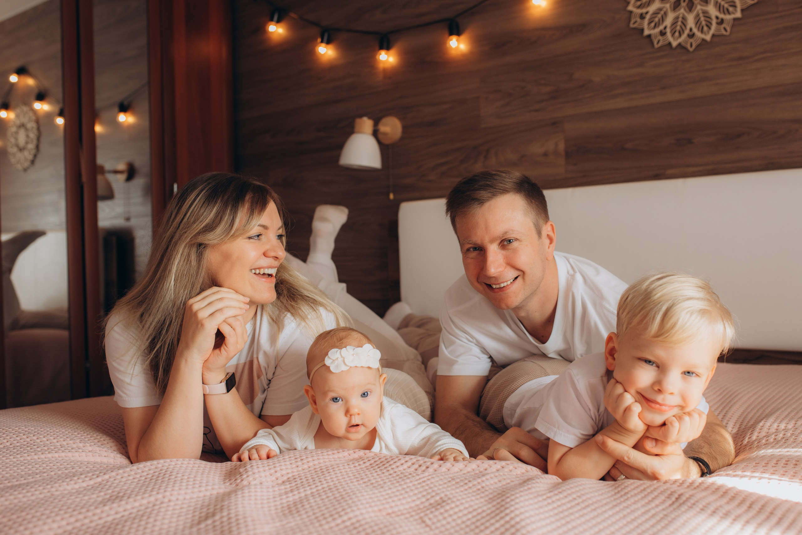 Катя, Денис и малыши. Семейный и домашний фотограф в Москве и МО Королева Валерия