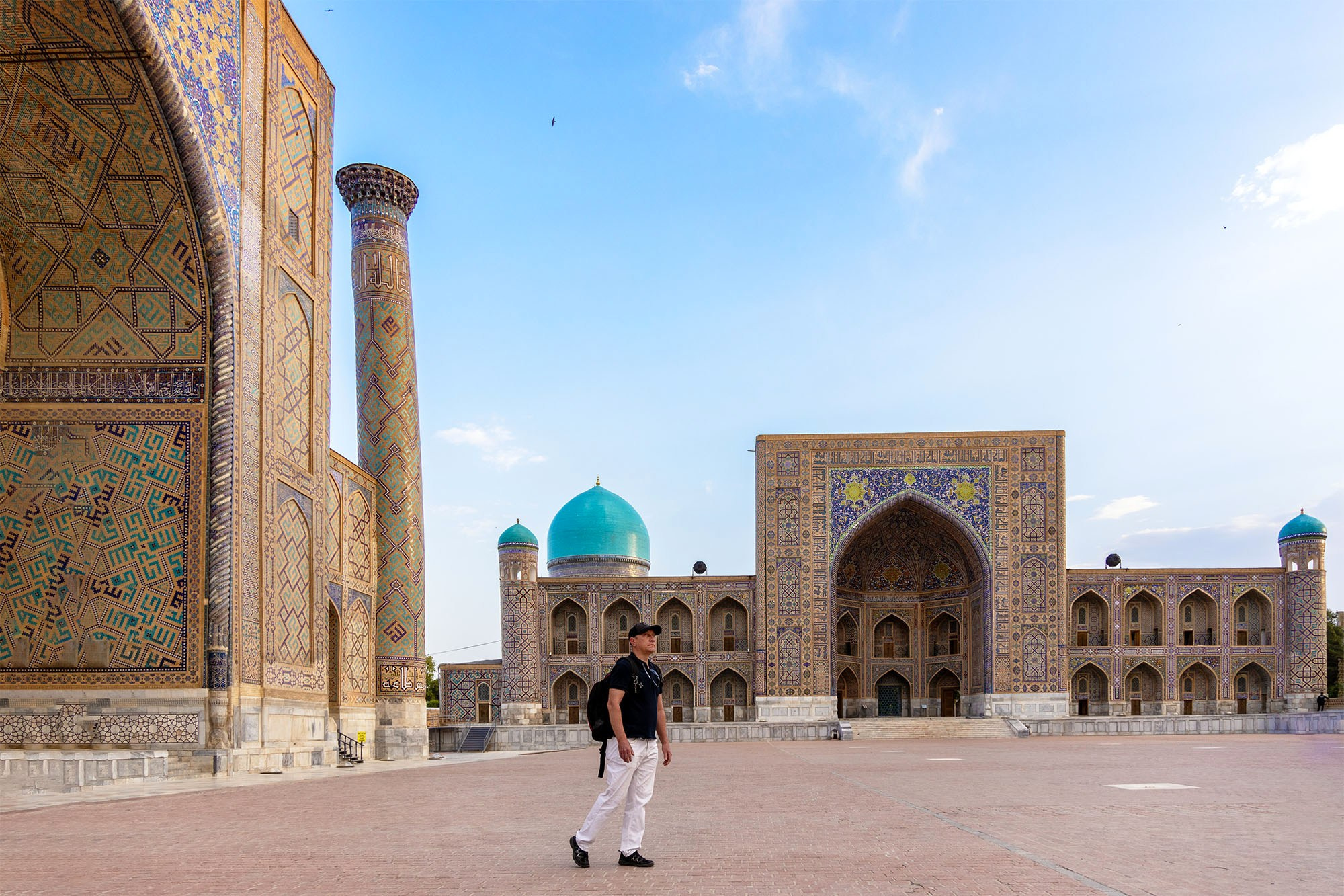 Площадь Регистан ранним утром.