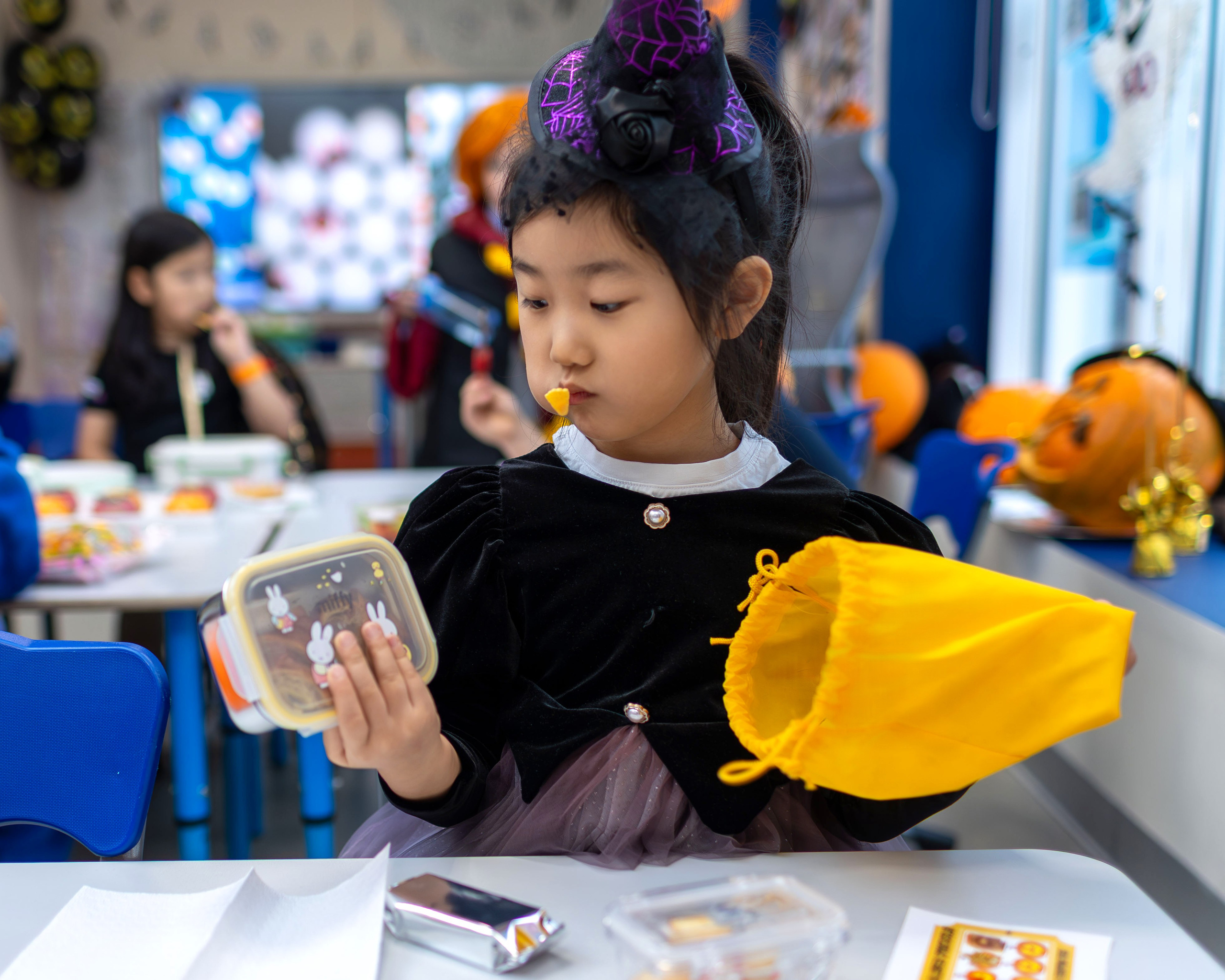 Halloween в начальной школе. Выпускные альбомы для школы и детского сада — школьный фотограф Подольск, Троицк, Щербинка, Москва