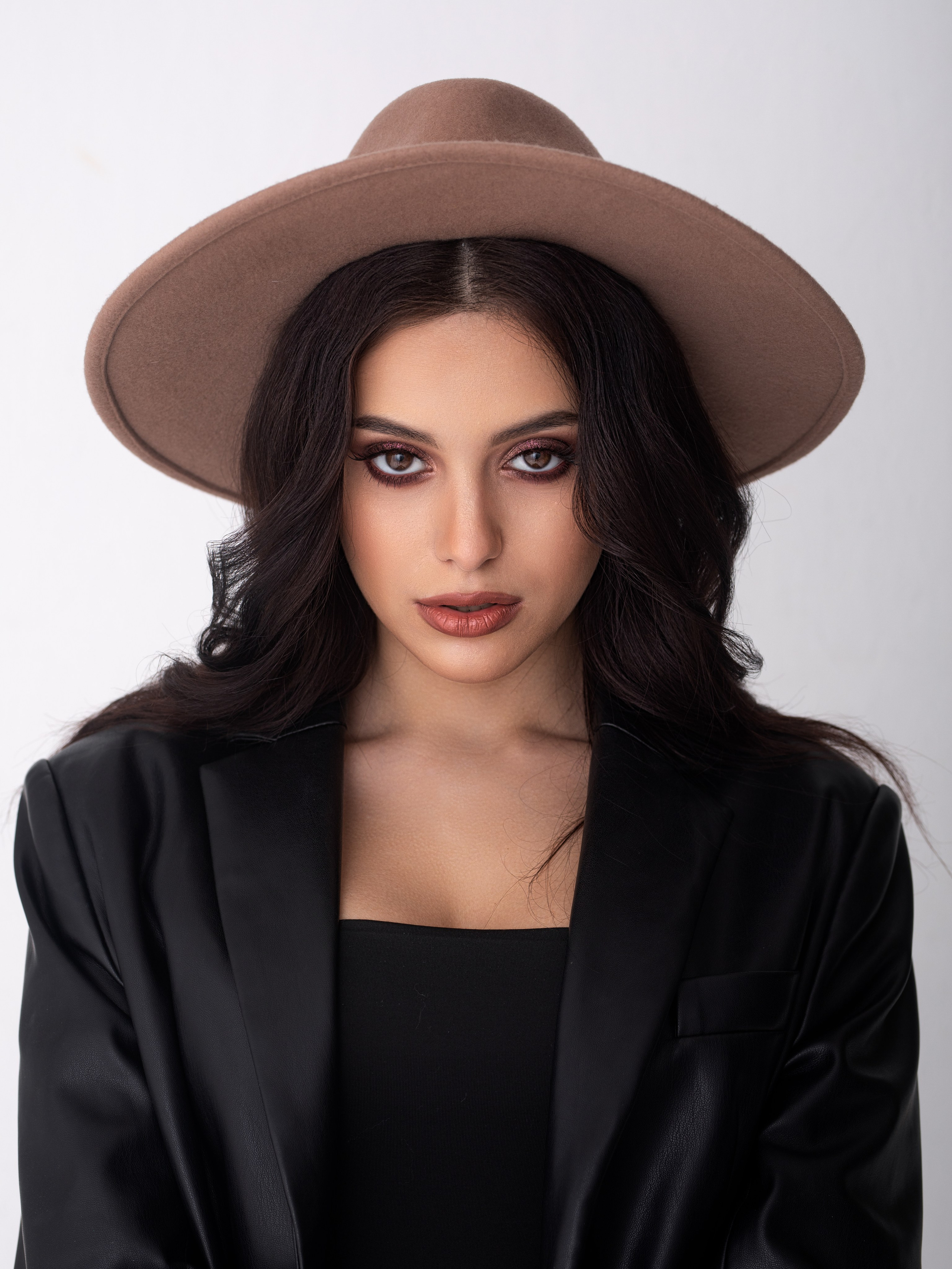 Съемка с Марианной в студии на циклораме в формате для «себя»