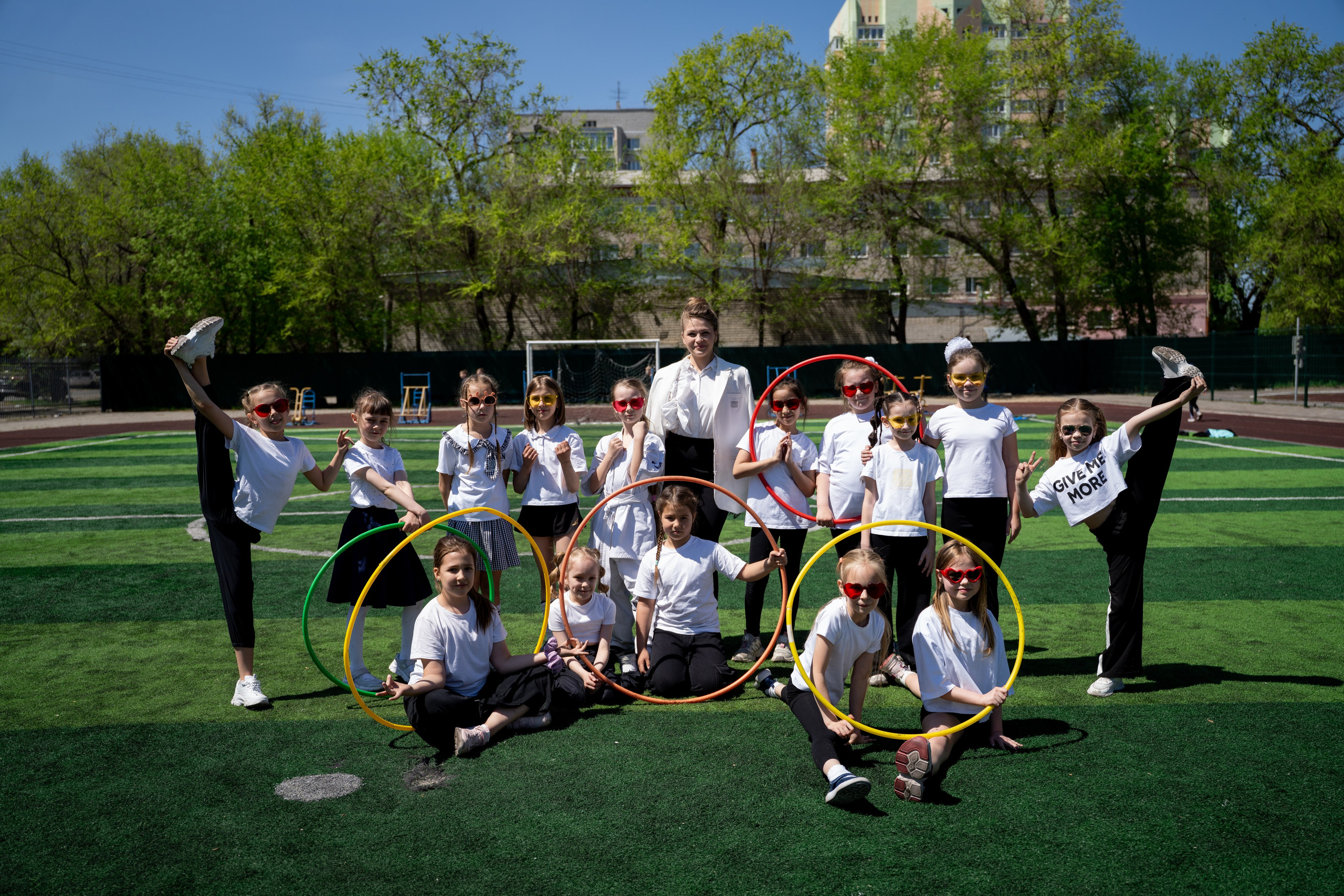 2 класс Фотосессия на стадионе. Творческое объединение "Выпускник"