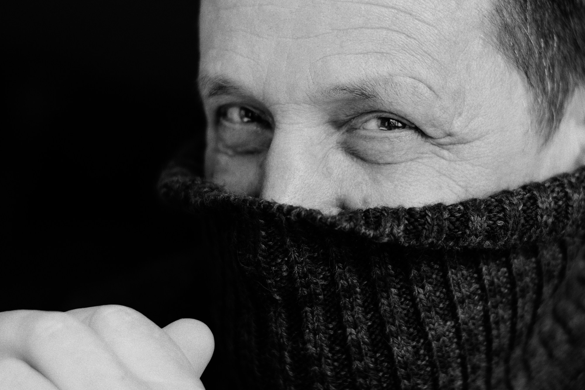 Фотосессия для папы в подарок: Мужской портрет в студии Тюмень. Портретный фотограф Тюмень Дарья Мустафина