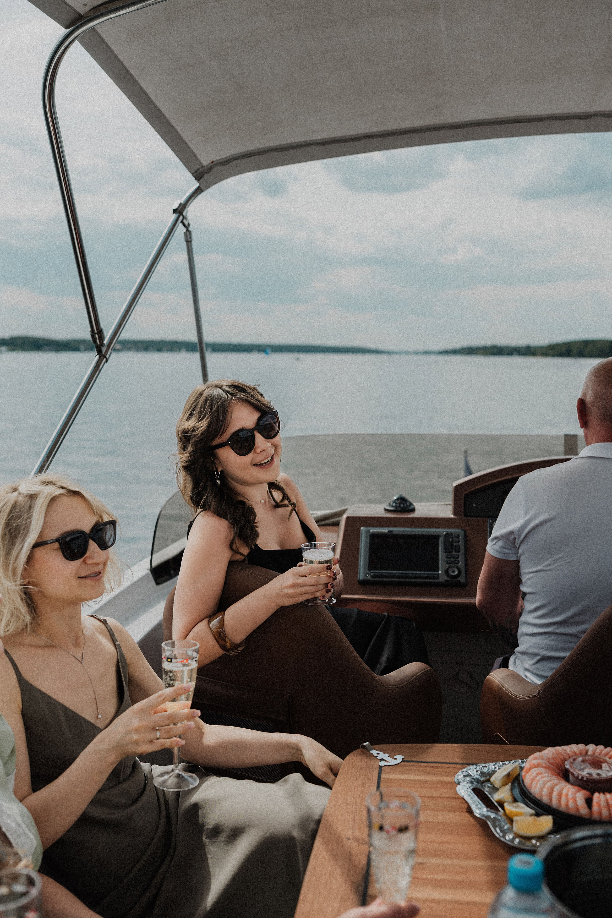 Девичник на яхте. Фотограф в Москве Ангелина Ким