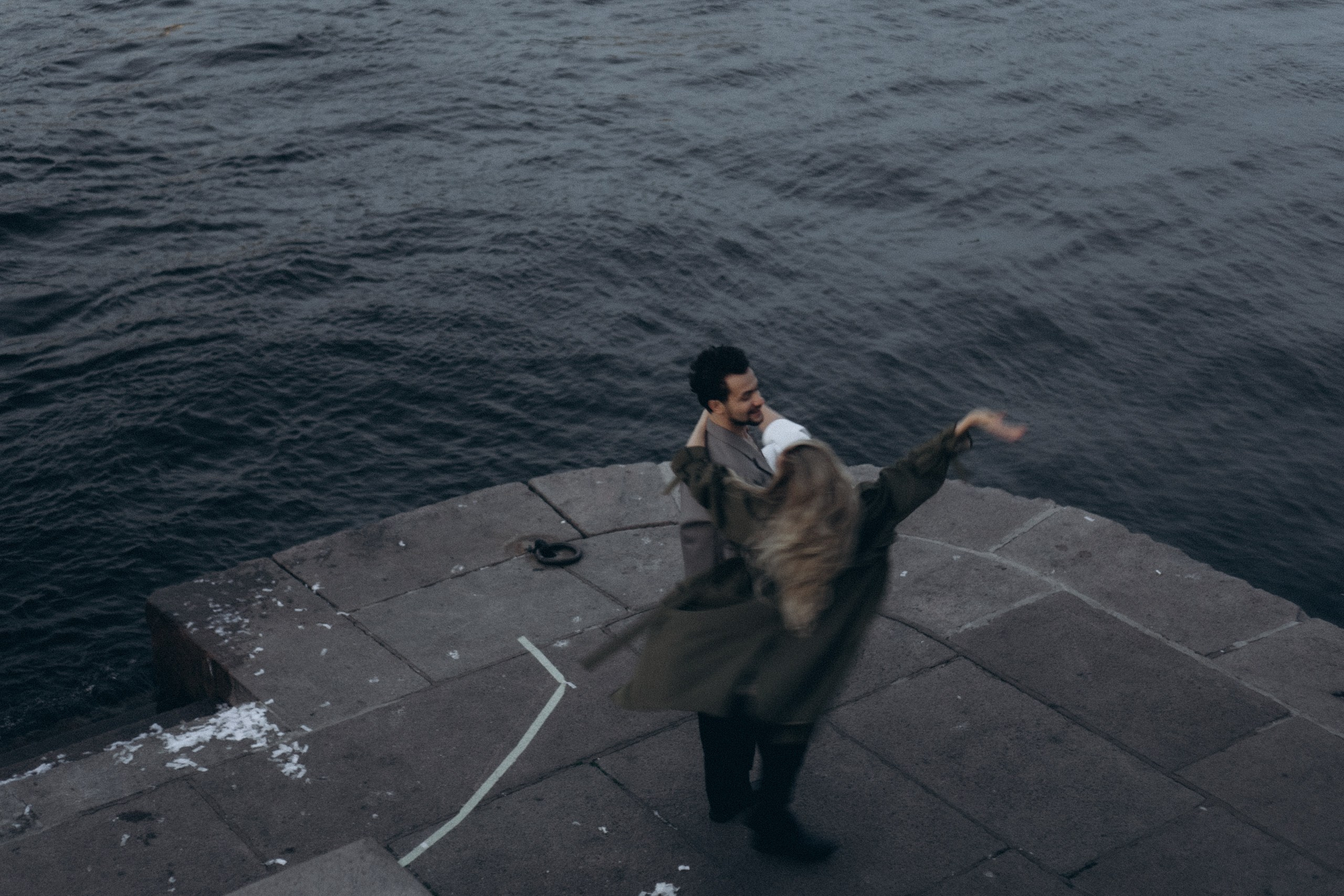 СВАДЕБНАЯ СЬЕМКА ПАРЫ НА РАССВЕТЕ В БЕЛЫЕ НОЧИ И ПРОГУЛКА С РАЗВОДНЫМИ МОСТАМИ И ПИКНИК ВОЗЛЕ ИСАКИЕВСКОГО СОБОРА. Профессиональный фотограф, Санкт-Петербург — Виктория Богомолова