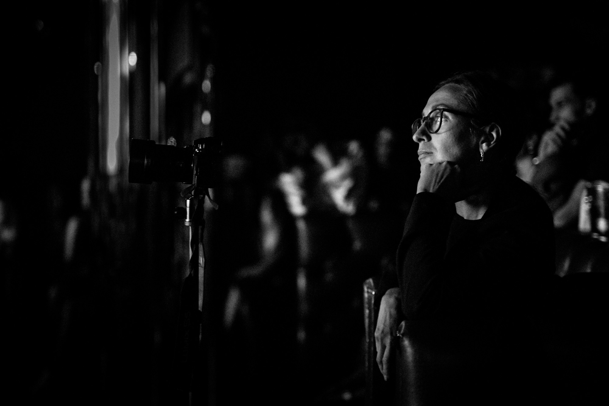 Поэтический вечер Кати Хлебниковой. Бизнес фотограф в Новосибирске Александр Рощин