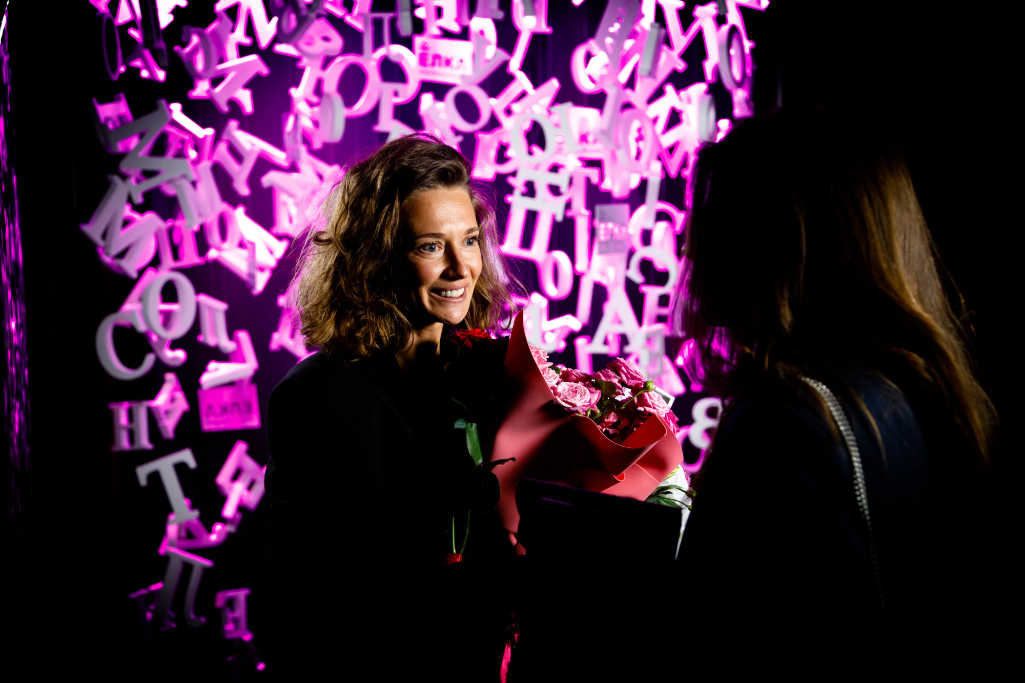 Поэтический вечер Кати Хлебниковой. Бизнес фотограф в Новосибирске Александр Рощин