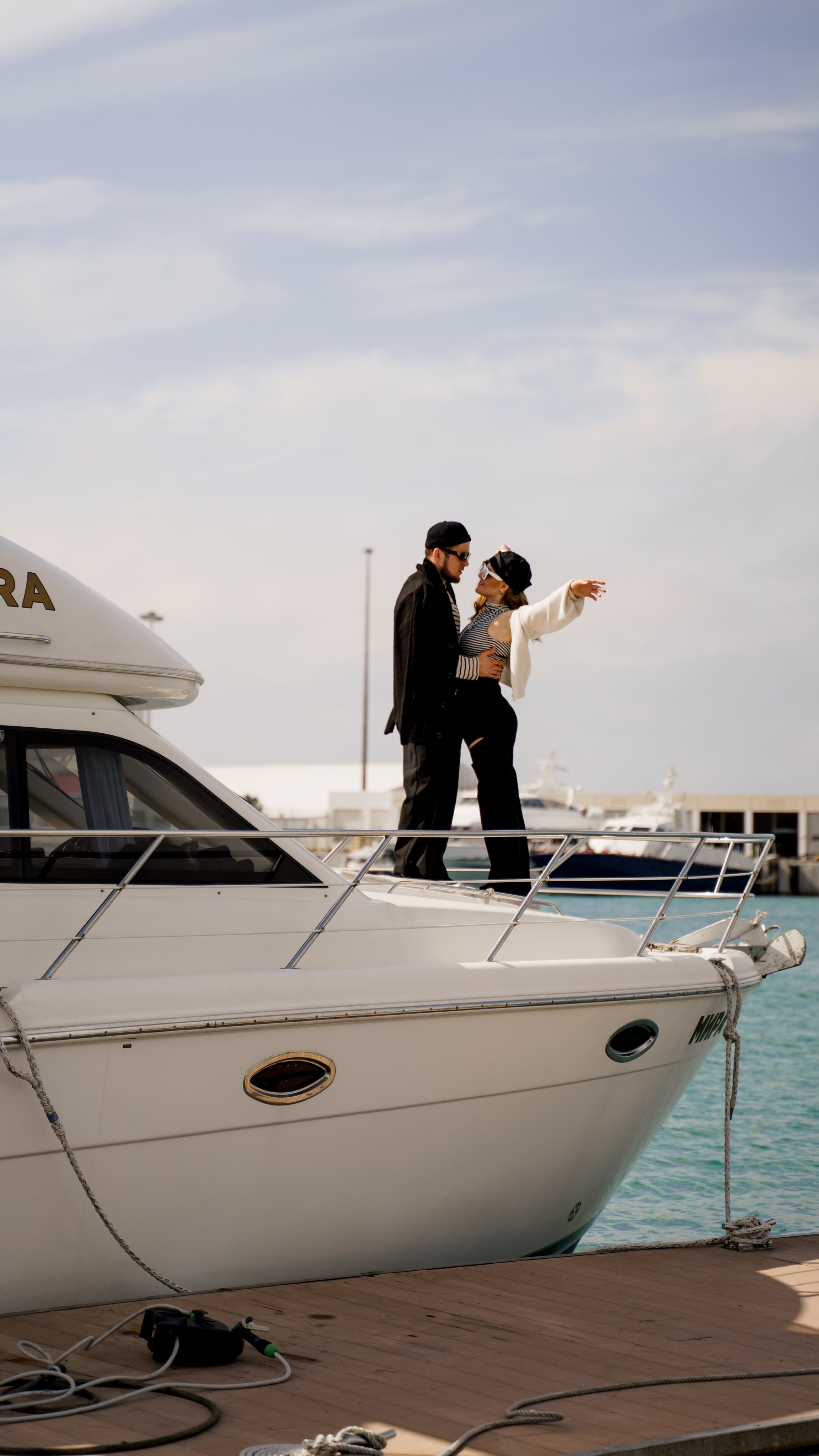 Артем и Анна лавстори на яхте. Свадебный фотограф Санкт-Петербург, Сочи, Питер, Выборг, Луга, Псков