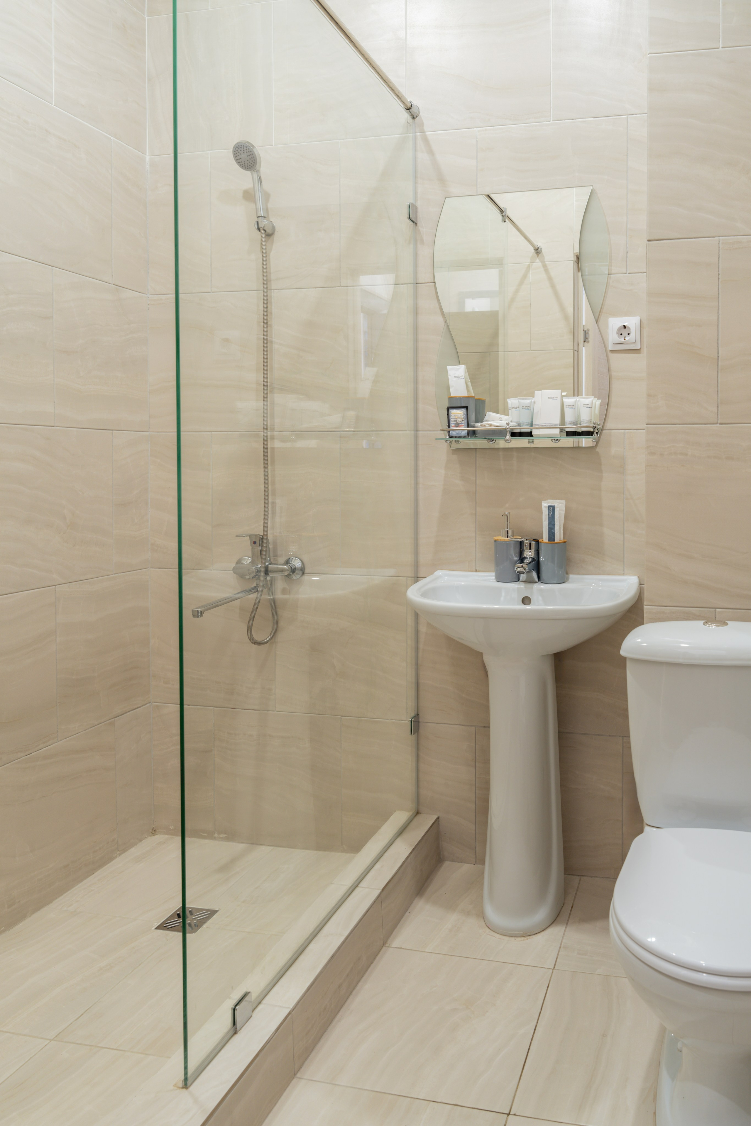 Грейс Бриз. Главная