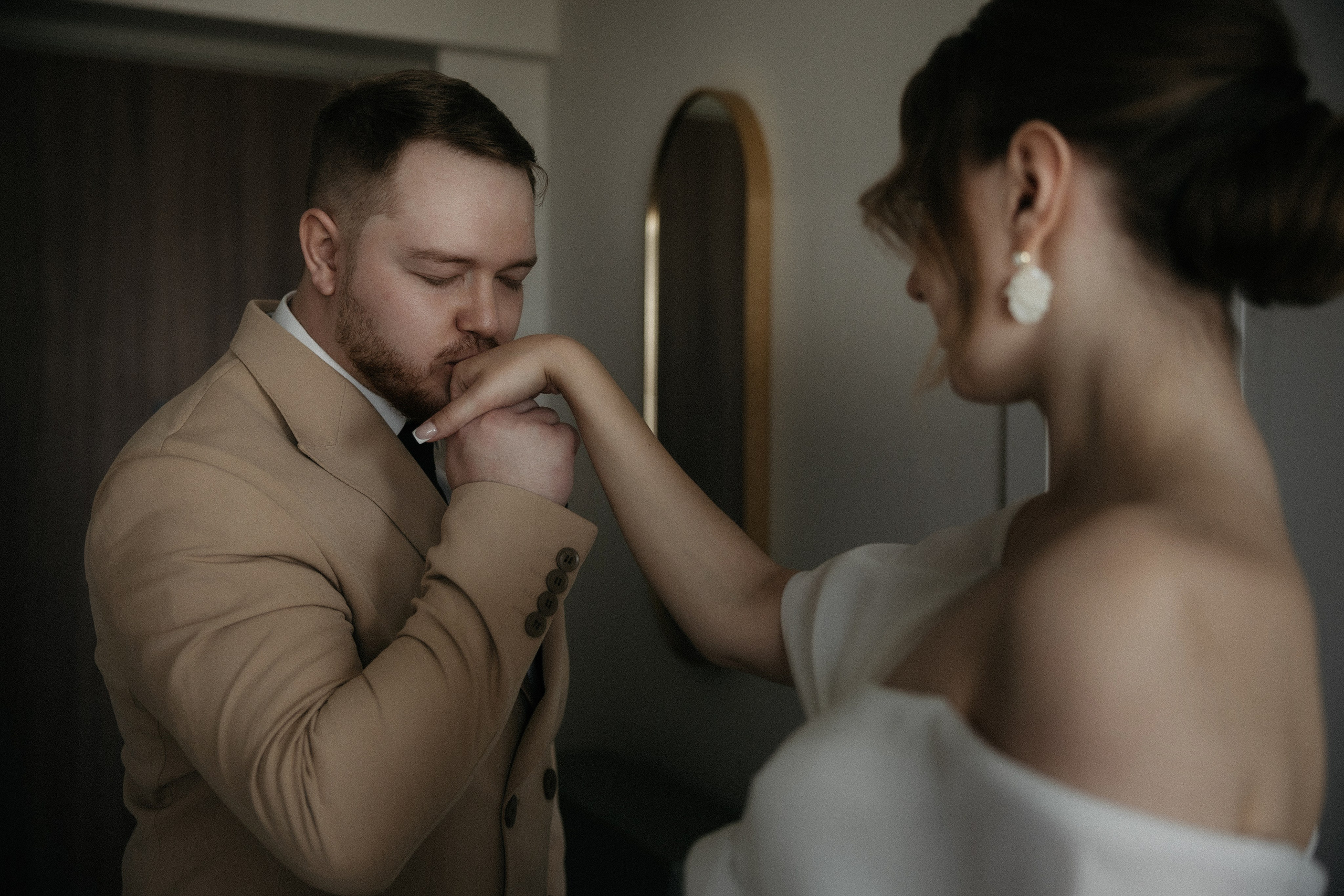 Утро невесты и свадебная фотосессия на теплоходе по Москве-реке