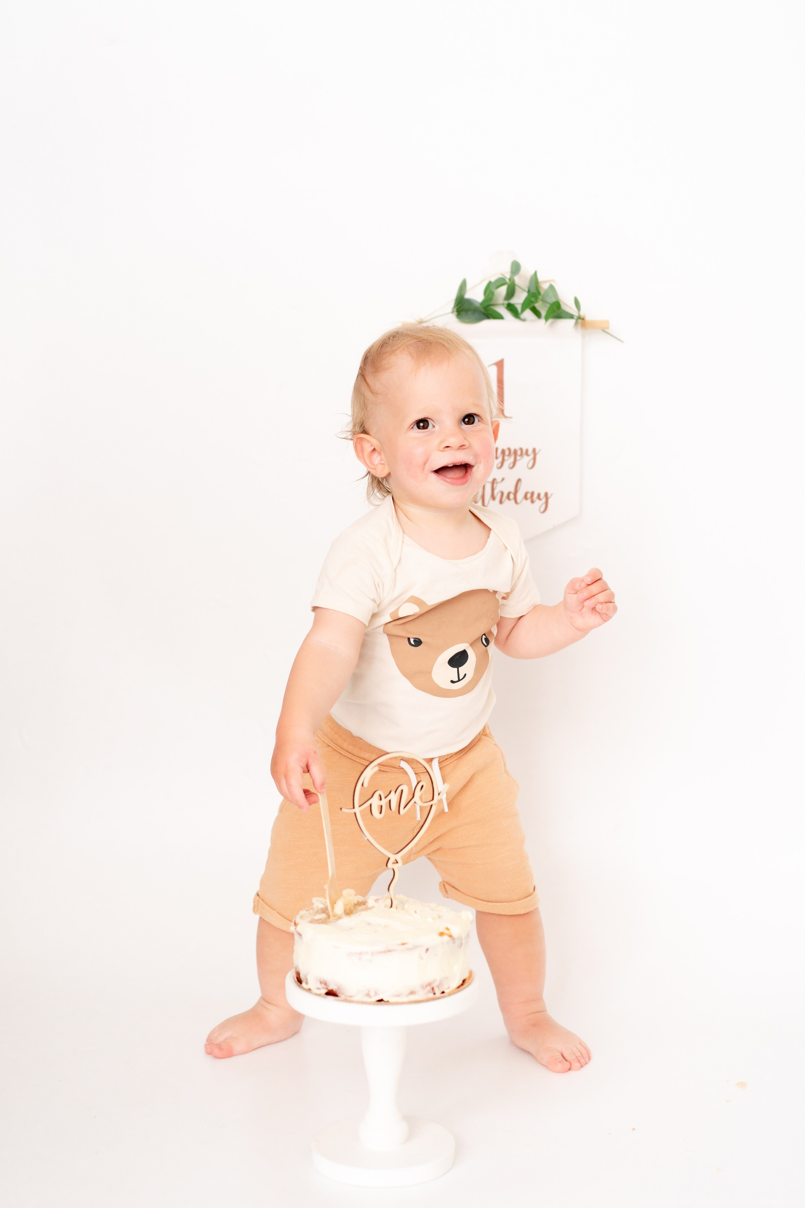 Крушение торта, Smash cake. Детская, семейная фотостудия в Санкт-Петербурге