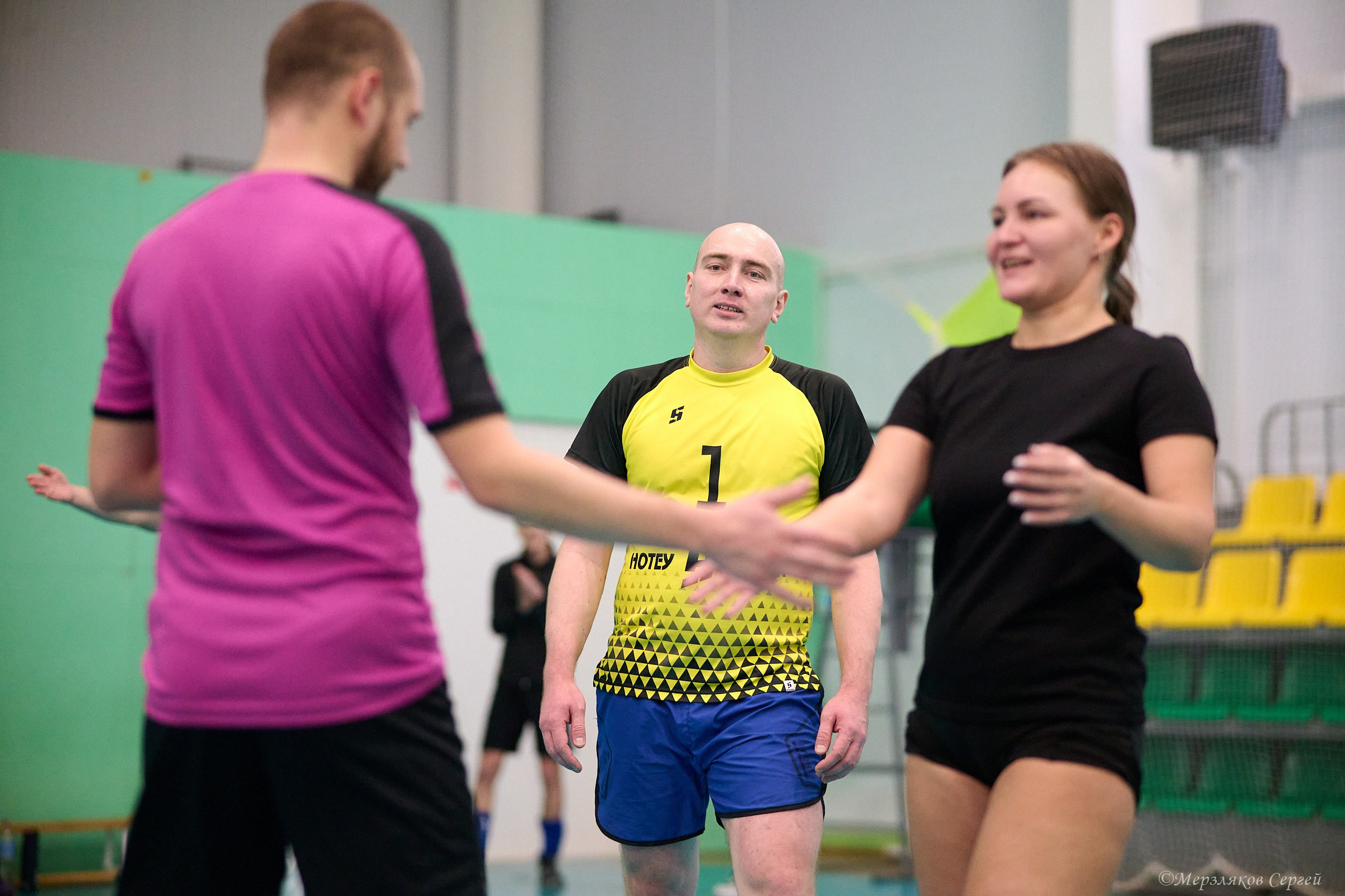 Новогодний волейбольный турнир. Ижевск. 16.12.23. Спортивный репортажный фотограф в Ижевске Сергей Мерзляков