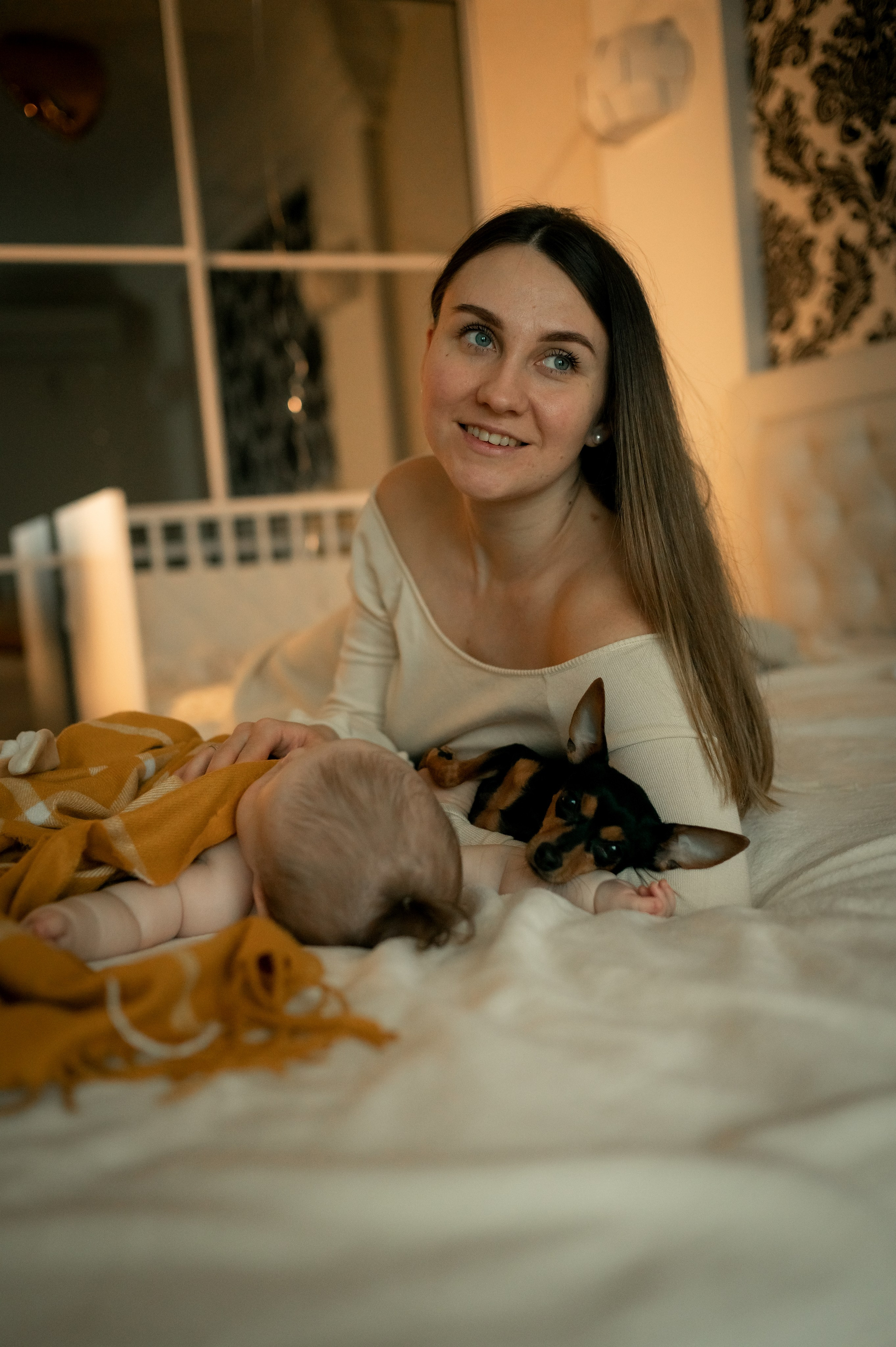 Родители с новорожденным малышом. Фотограф новорождённых, семейный, школьный в городе Калуге Евгения