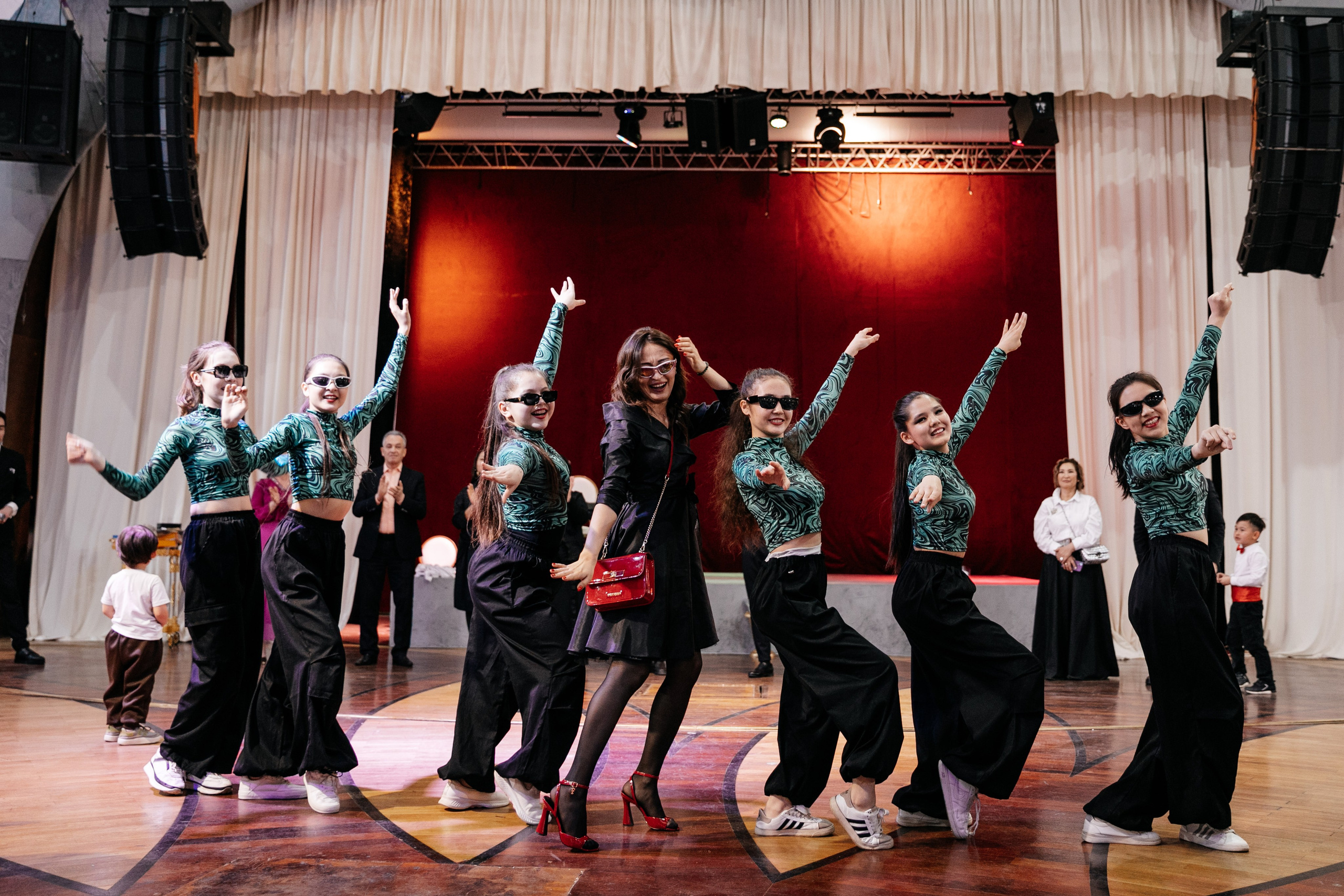 Свадебный банкет Абылайхан и Меруерт. Akkanatart.kz