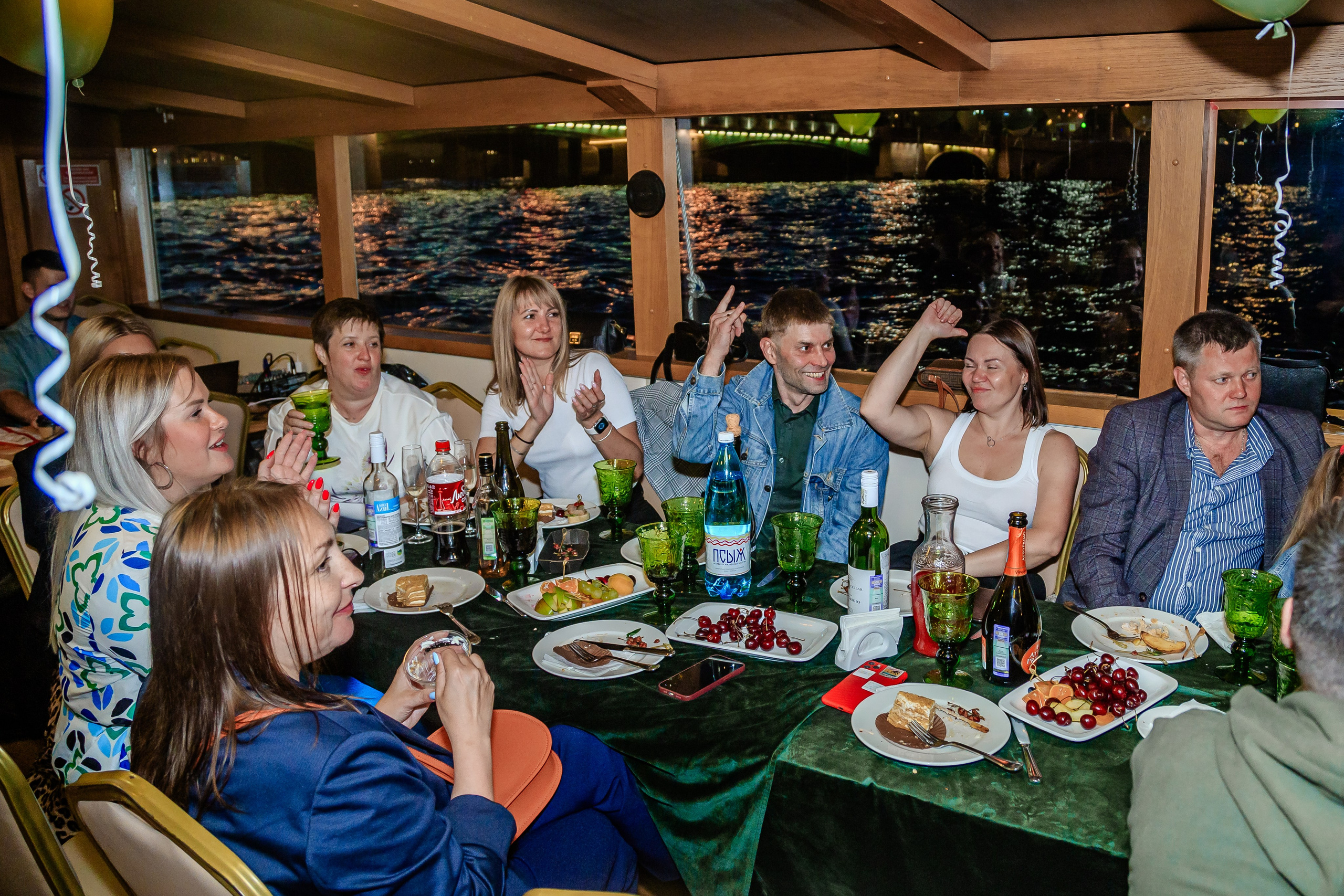 Выпускной на теплоходе. Фотограф в Санкт-Петербурге Чумаков Семен