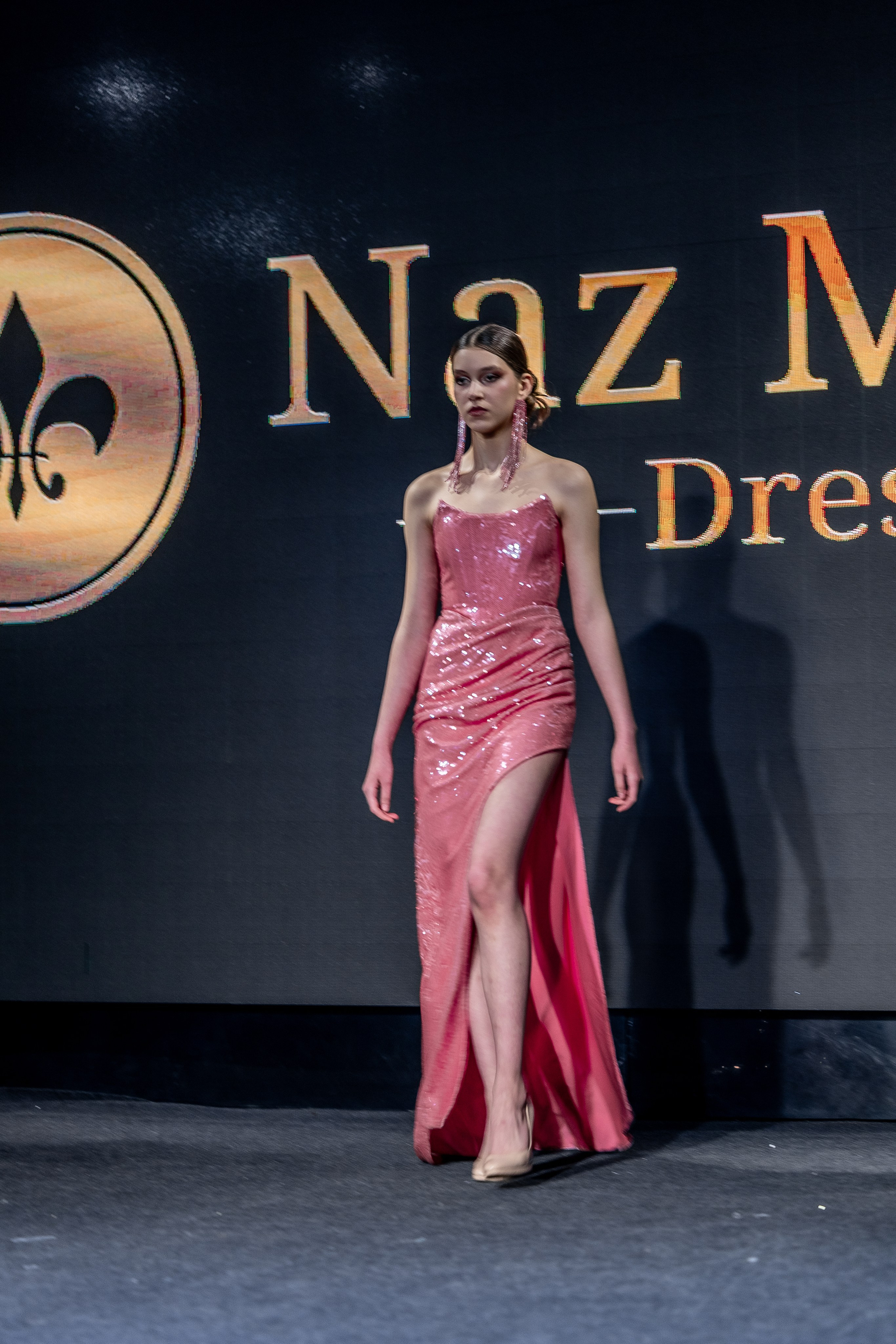 Модный показ Бренд NAZ MAER. Студия фото, видеографии и мультимедийного дизайна в Москве Multi Frame Studio