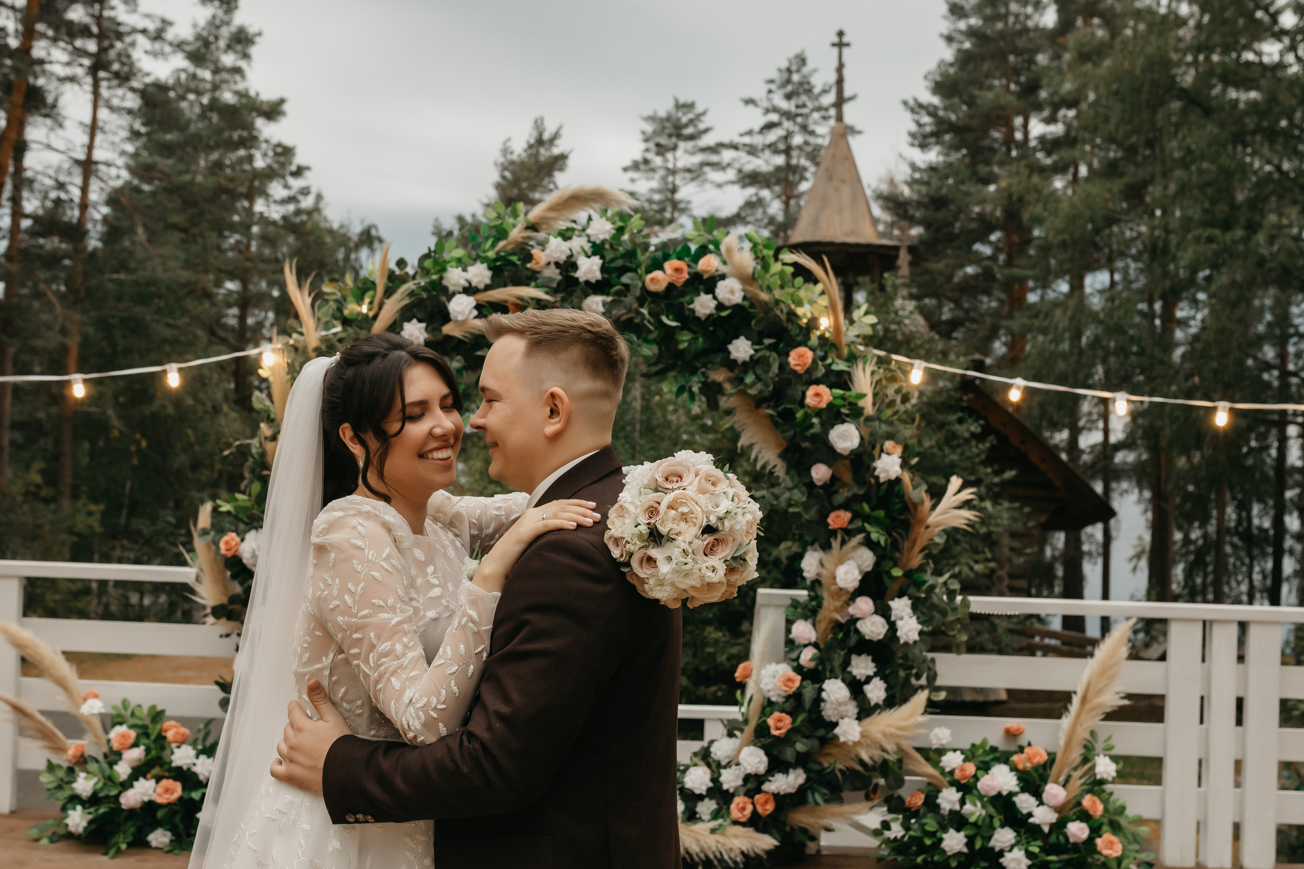 Свадебная фотосессия на природе. Свадебный фотограф в Санкт-Петербурге Игорь Бабенко