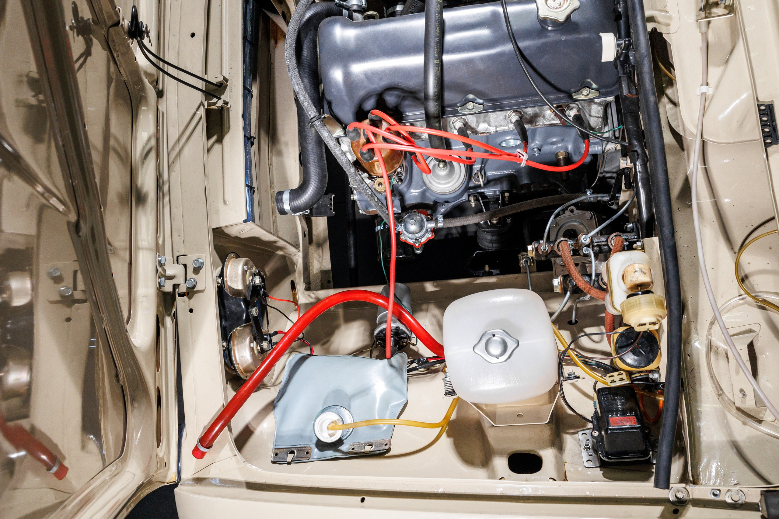 Автомобильная фотосъемка ВАЗ 2101 после реставрации в Бюро "Наследие"