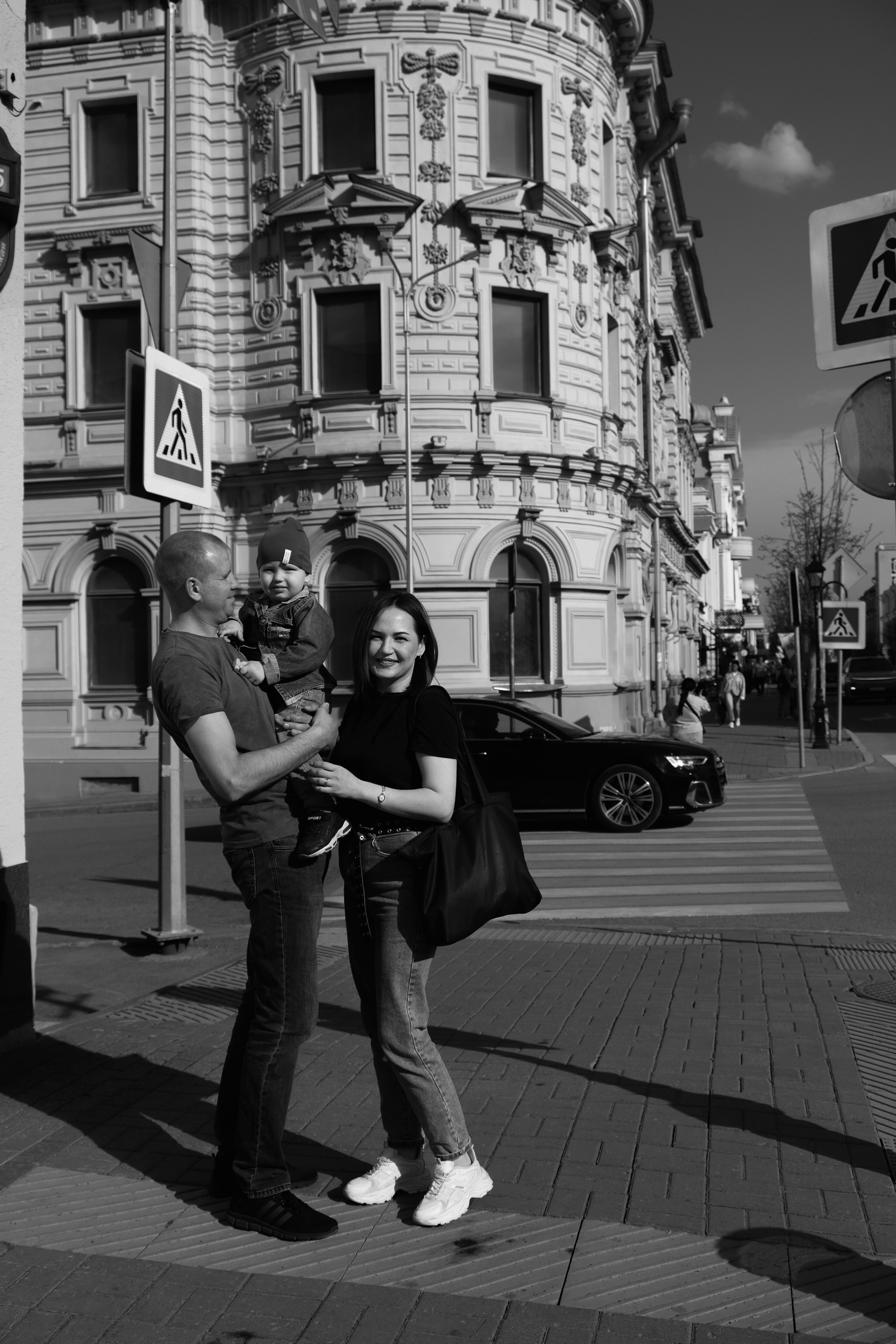 Прогулочная с ребенком. Фотограф на камеру и мобильная съемка в Казани Лидия