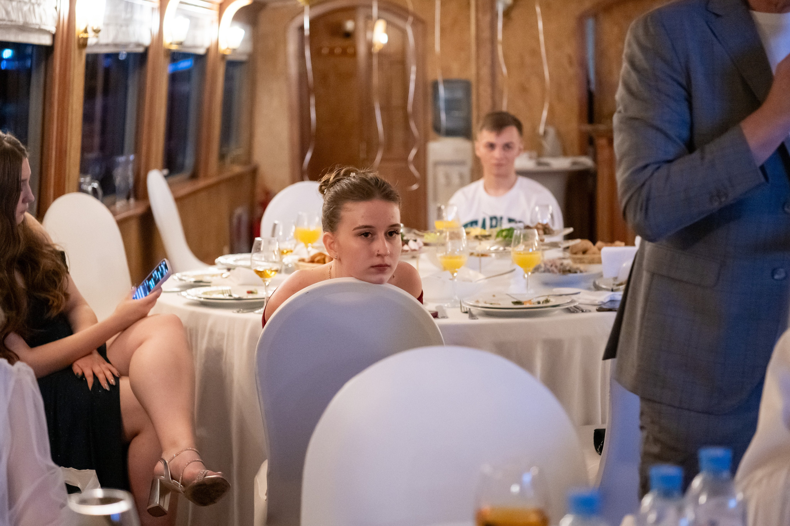 Выпускной вечер 11 класс на теплоходе. Детский и семейный фотограф г. Москва Оксана Катаджи