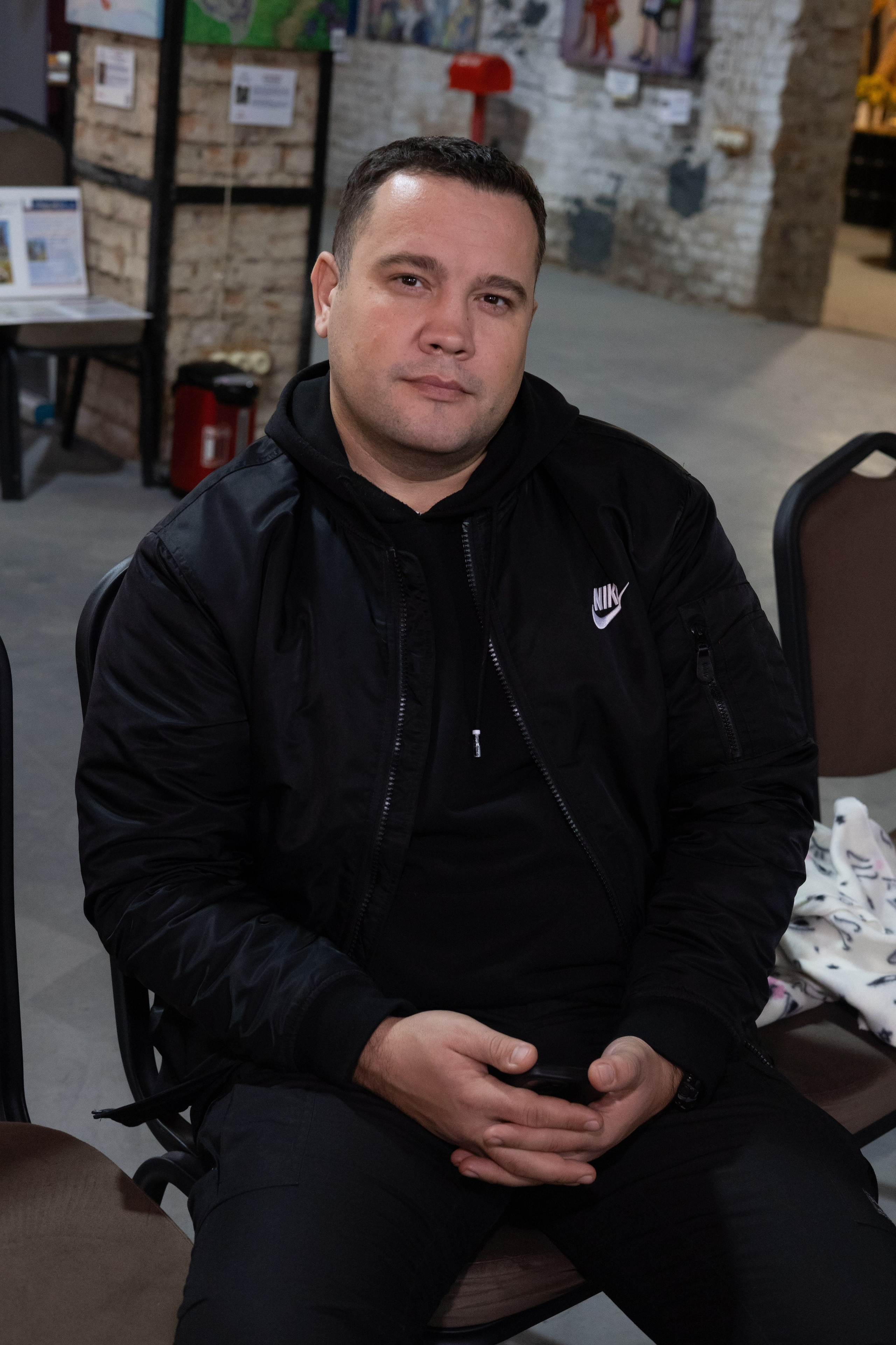 Выставка «АНГЕЛЫ МИРА». Фотограф Красноярск съемки лавстори, фотосессия в студии, портретная съемка, творческие фотосессии