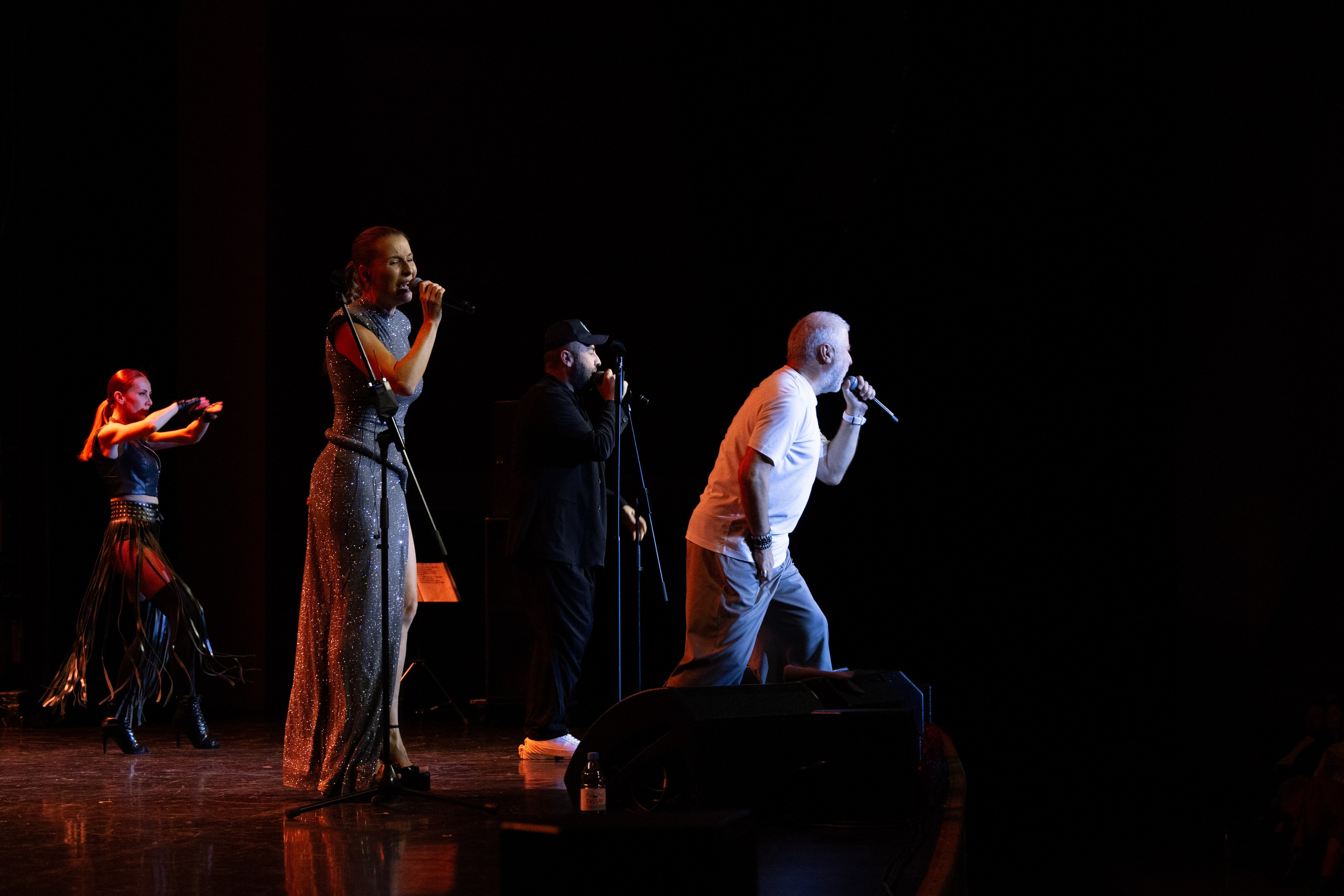 Сосо Павлиашвили КРАСНОЯРСК. Фотограф Красноярск съемки лавстори, фотосессия в студии, портретная съемка, творческие фотосессии