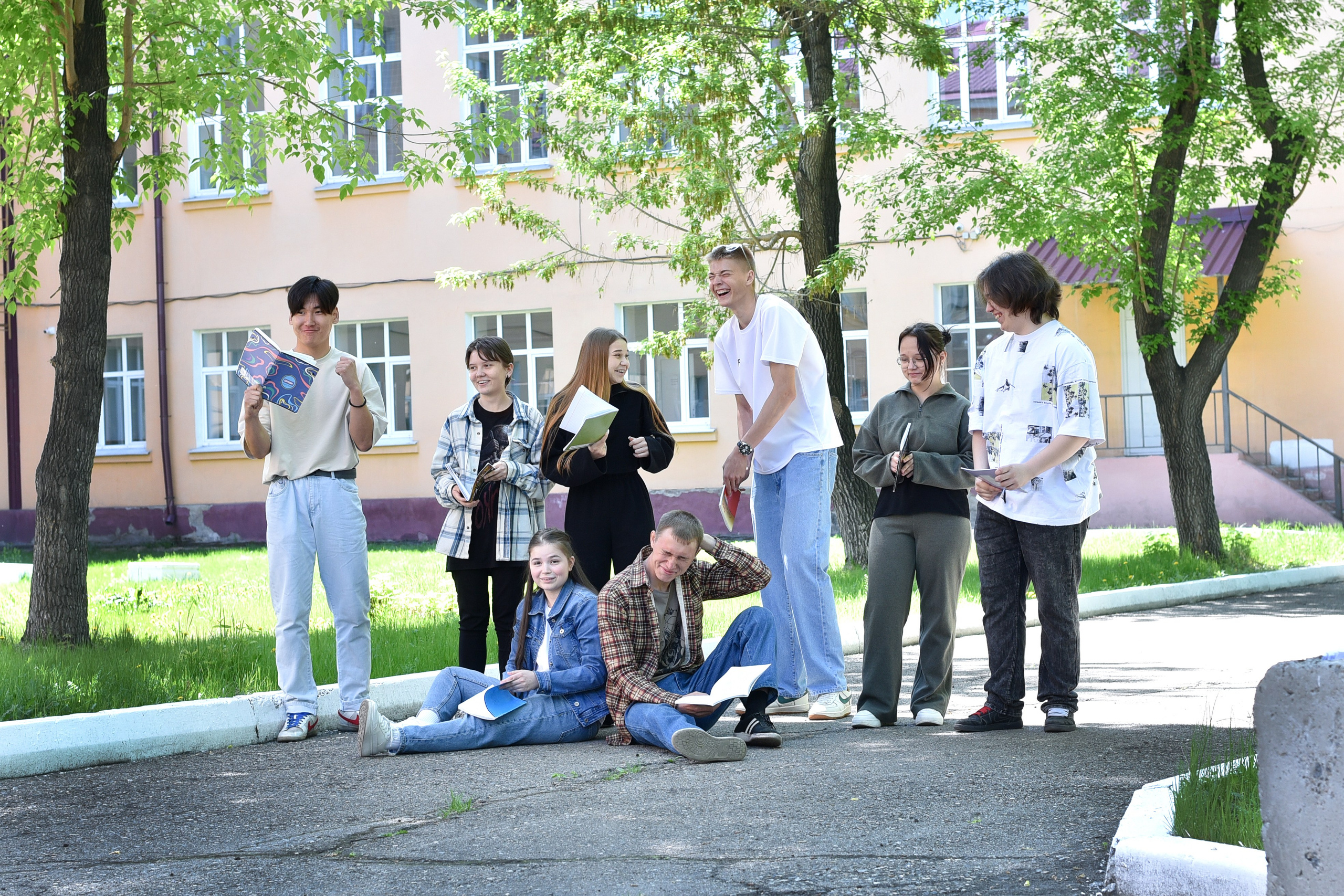 ФОТОСЕССИЯ В ПАРКЕ весна. Школьный фотограф ЛАРИСА МАТВЕЕНКО