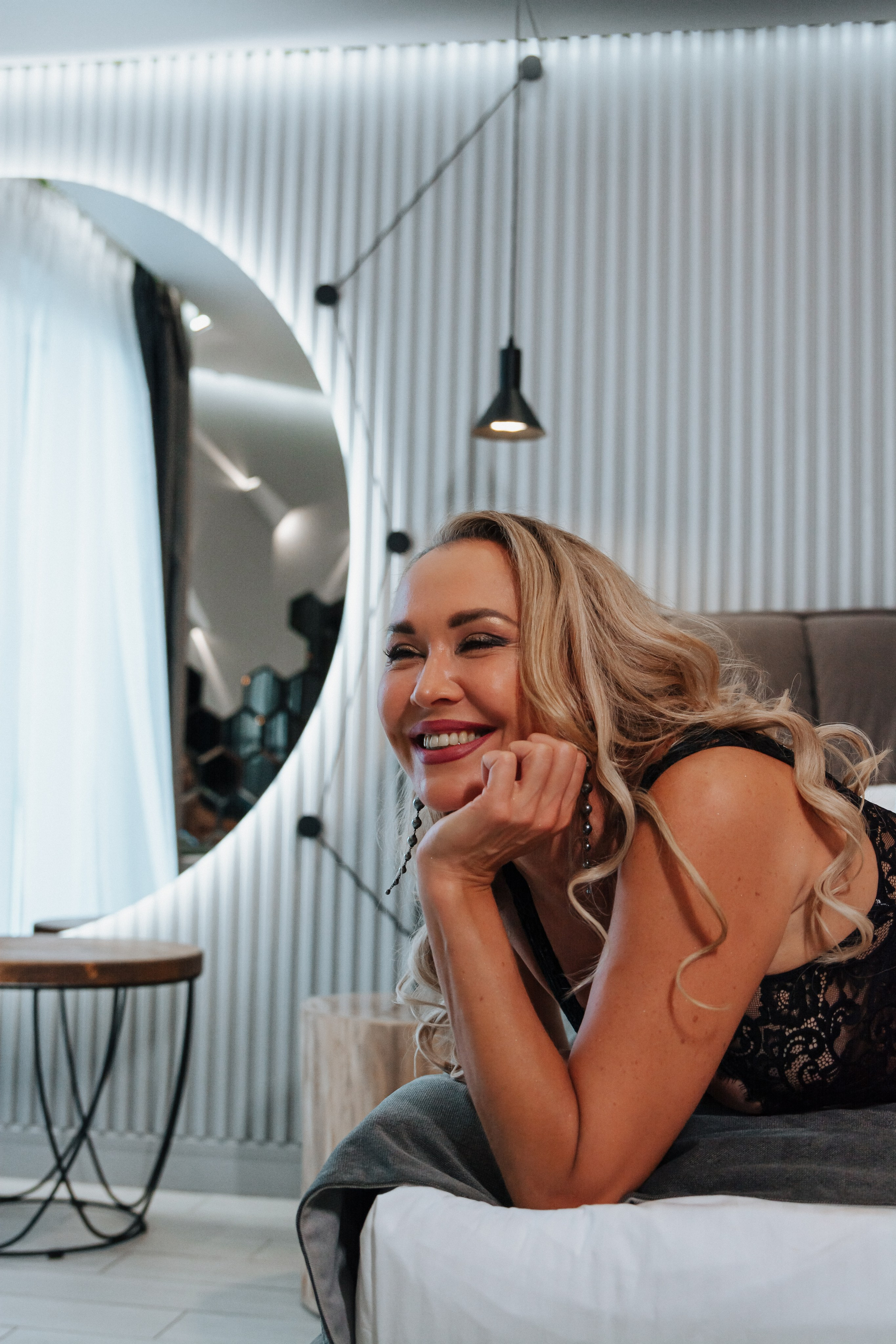 Ирина Гоголь, съёмка в апартотеле. Портретный фотограф в Санкт-Петербурге Дмитриева Наталия