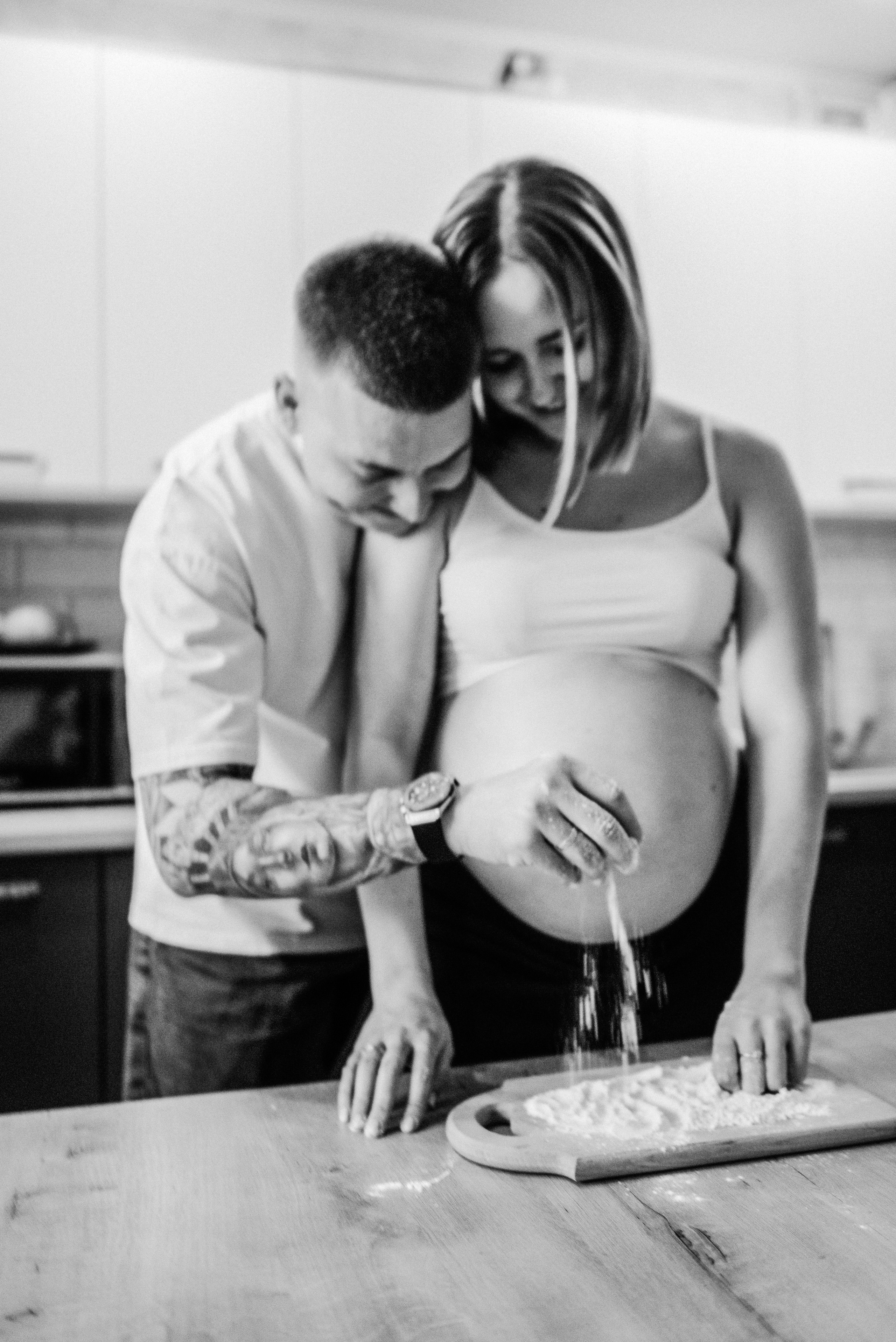 Миша и Ирина в ожидании чуда в домашней обстановке. Свадебный и портретный фотограф в Липецке Юлия Свит