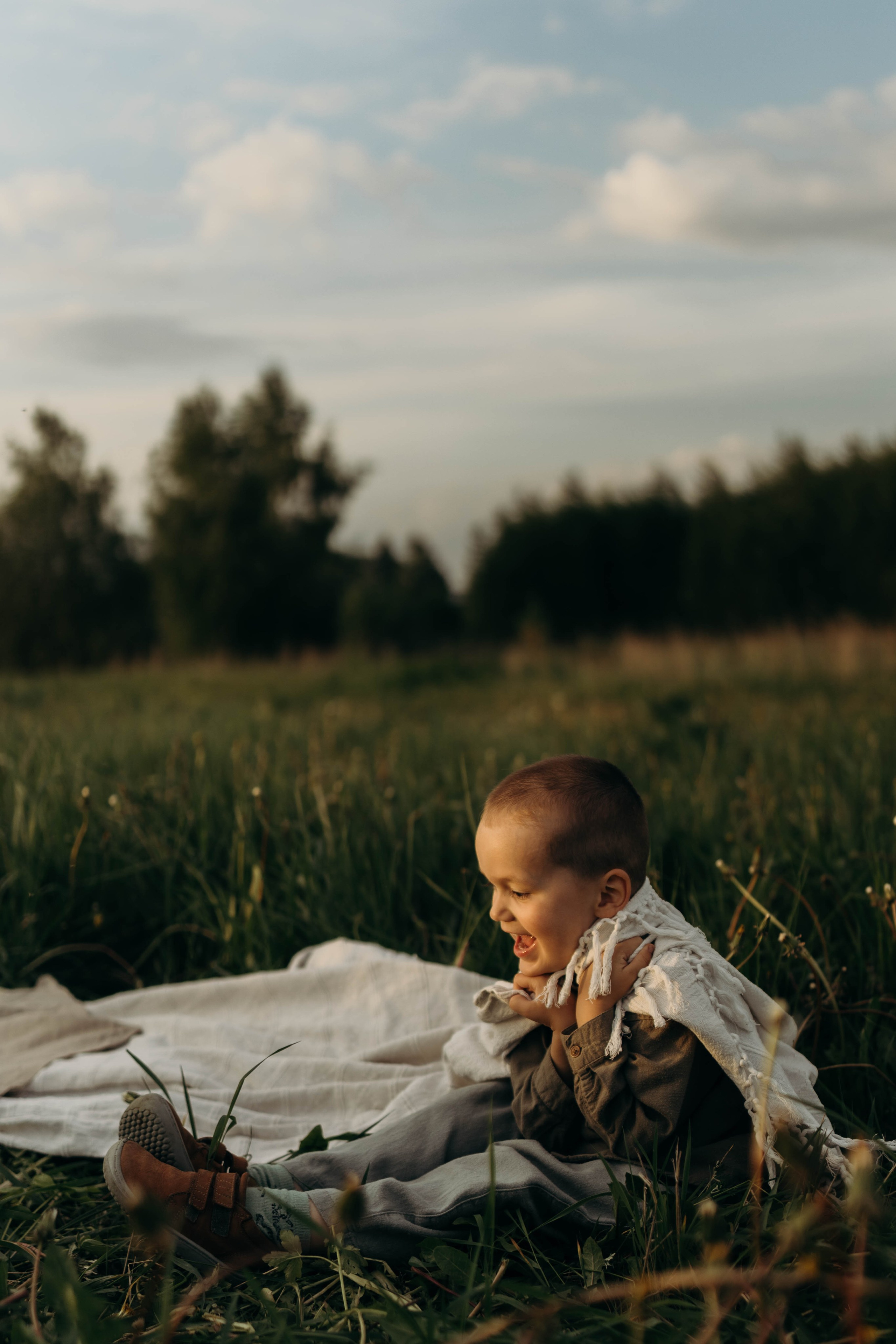 Семейная фотосессия на закате. Семейный и портретный фотограф во Владимире и Суздале