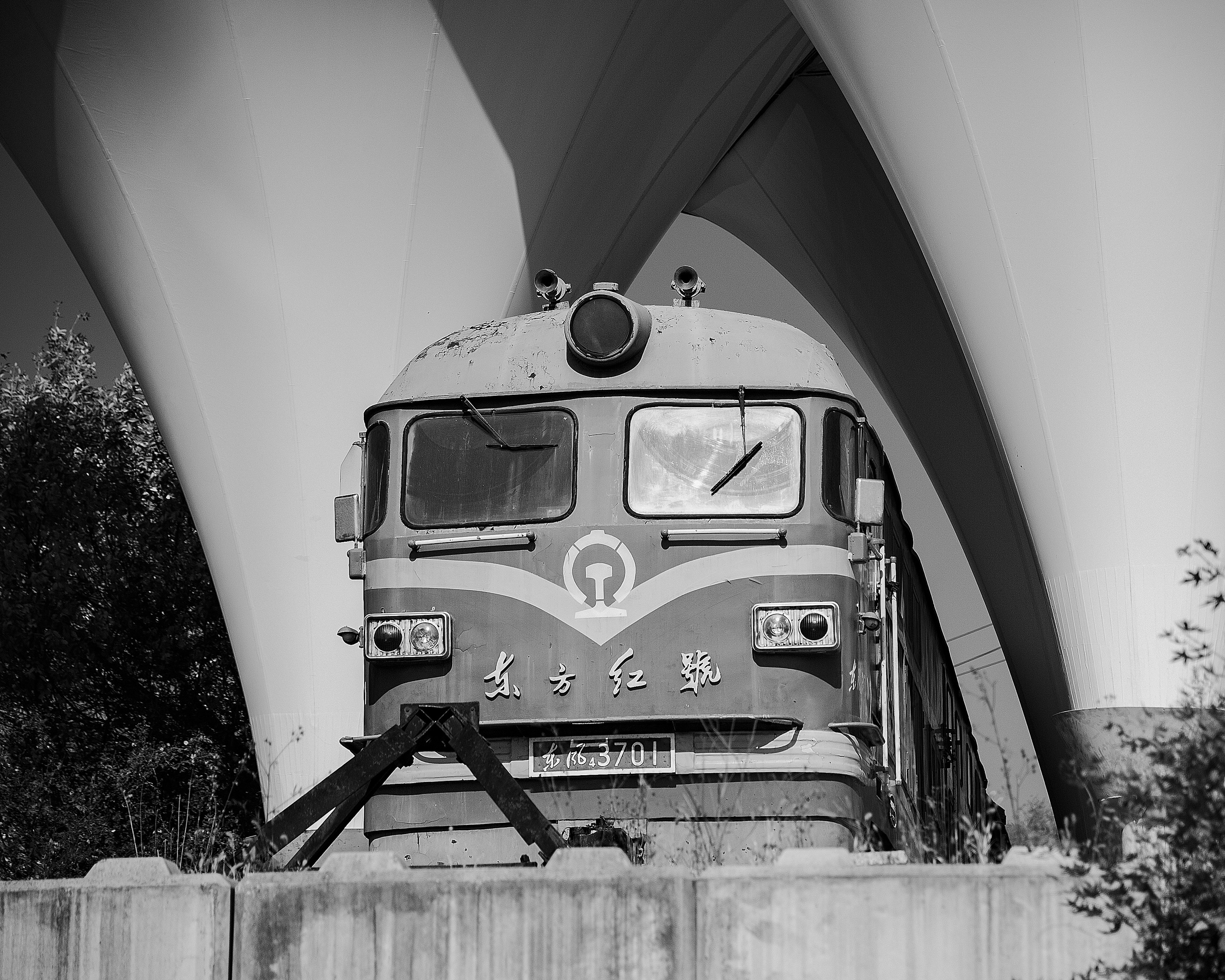 Памятник в виде настоящего поезда