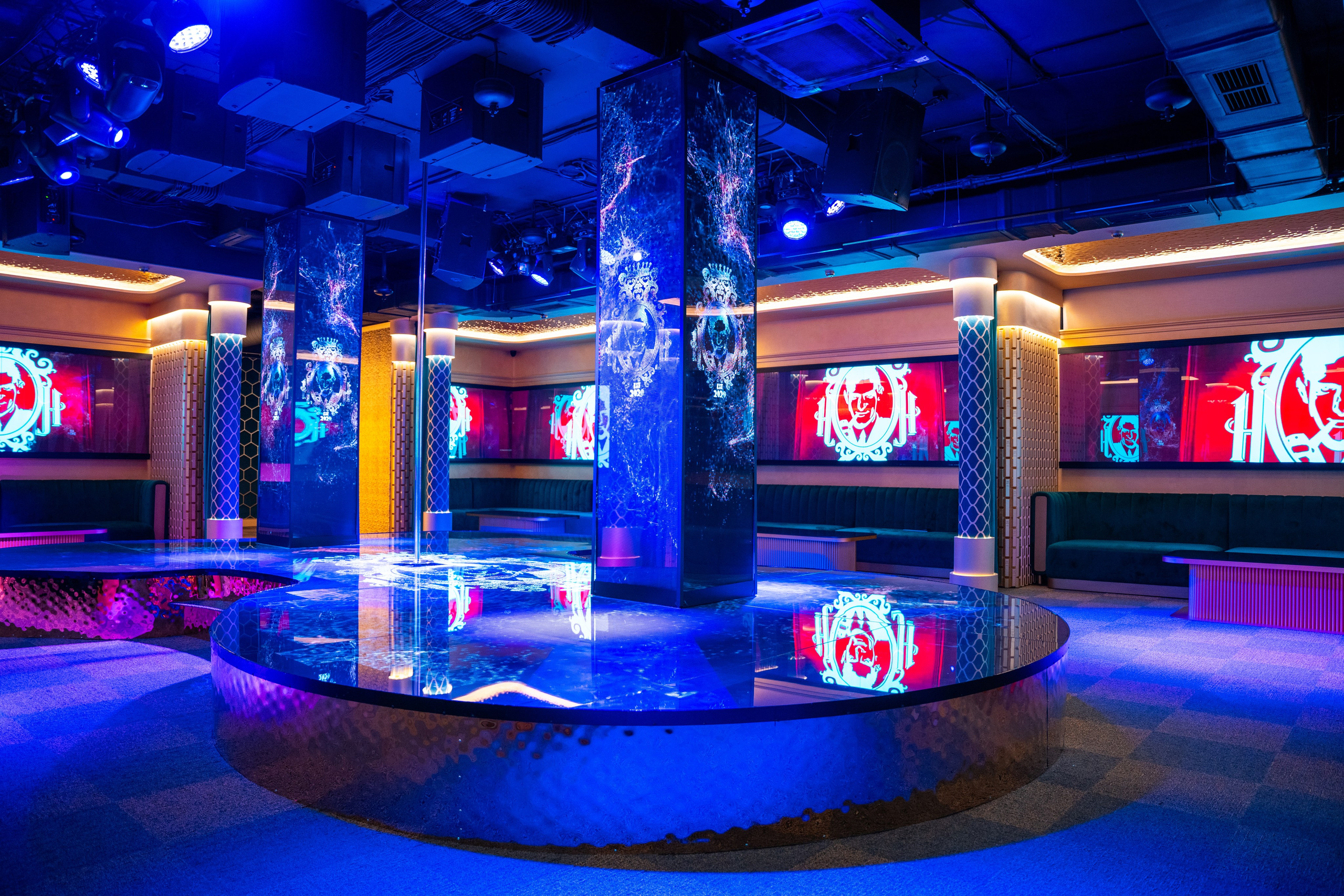 Фотосъемка интерьера стриптиз-клуба Hefner — элитный клуб Краснодара. Интерьерная фотосъемка клуба Hefner в Краснодаре — профессионально. Шедевры для Вас! Фотограф и Видеограф в Краснодаре Пахиев Руслан