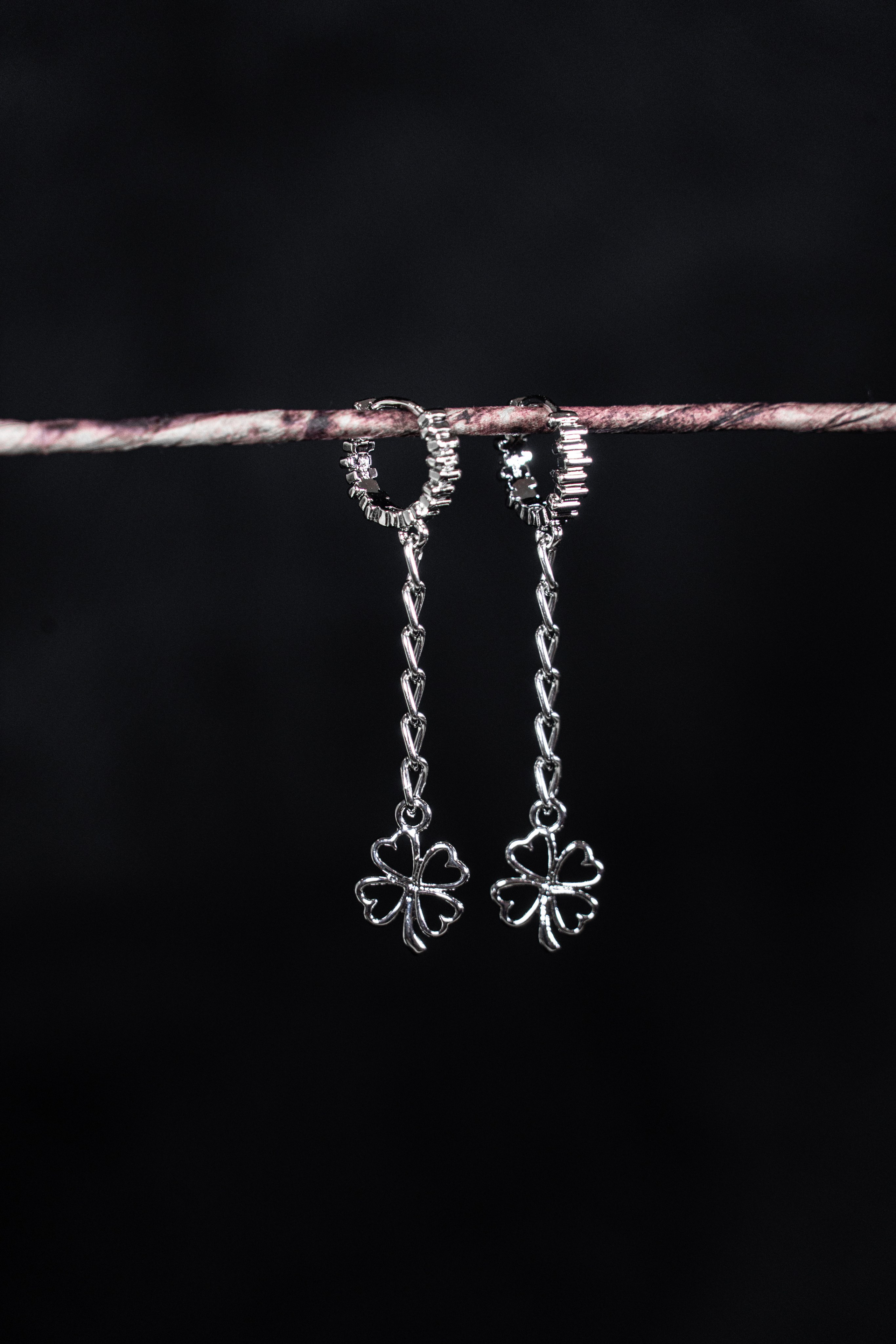 Фото бижутерии для маркетплейсов Ozon и Wildberries Предметная фотосъемка бижутерии для Wildberries и Ozon в Краснодаре. Шедевры для Вас! Фотограф и Видеограф в Краснодаре Пахиев Руслан