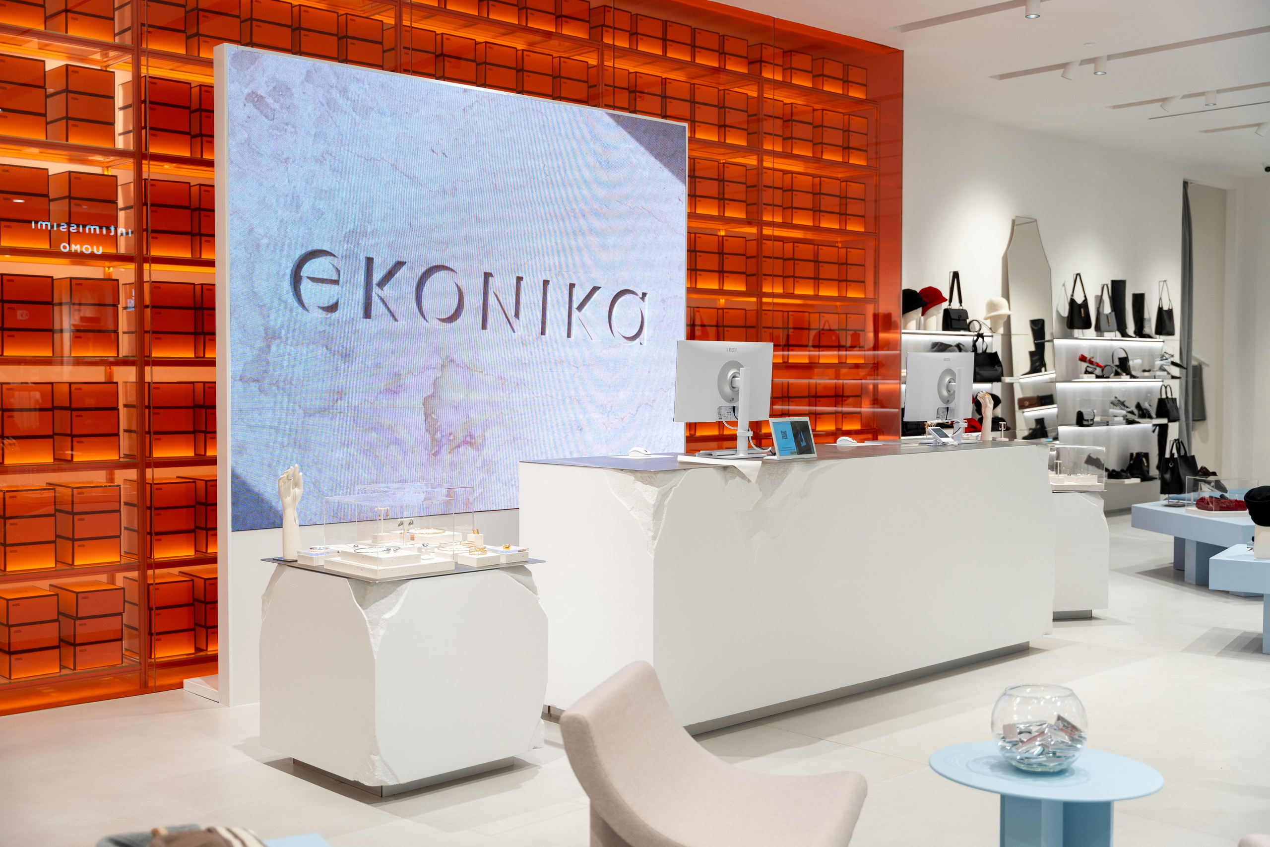 Интерьерная фотосъемка магазина Ekonika в Краснодаре — обувной бренд Профессиональная фотосъемка Ekonika — фирменный магазин в Краснодаре. Шедевры для Вас! Фотограф и Видеограф в Краснодаре Пахиев Руслан