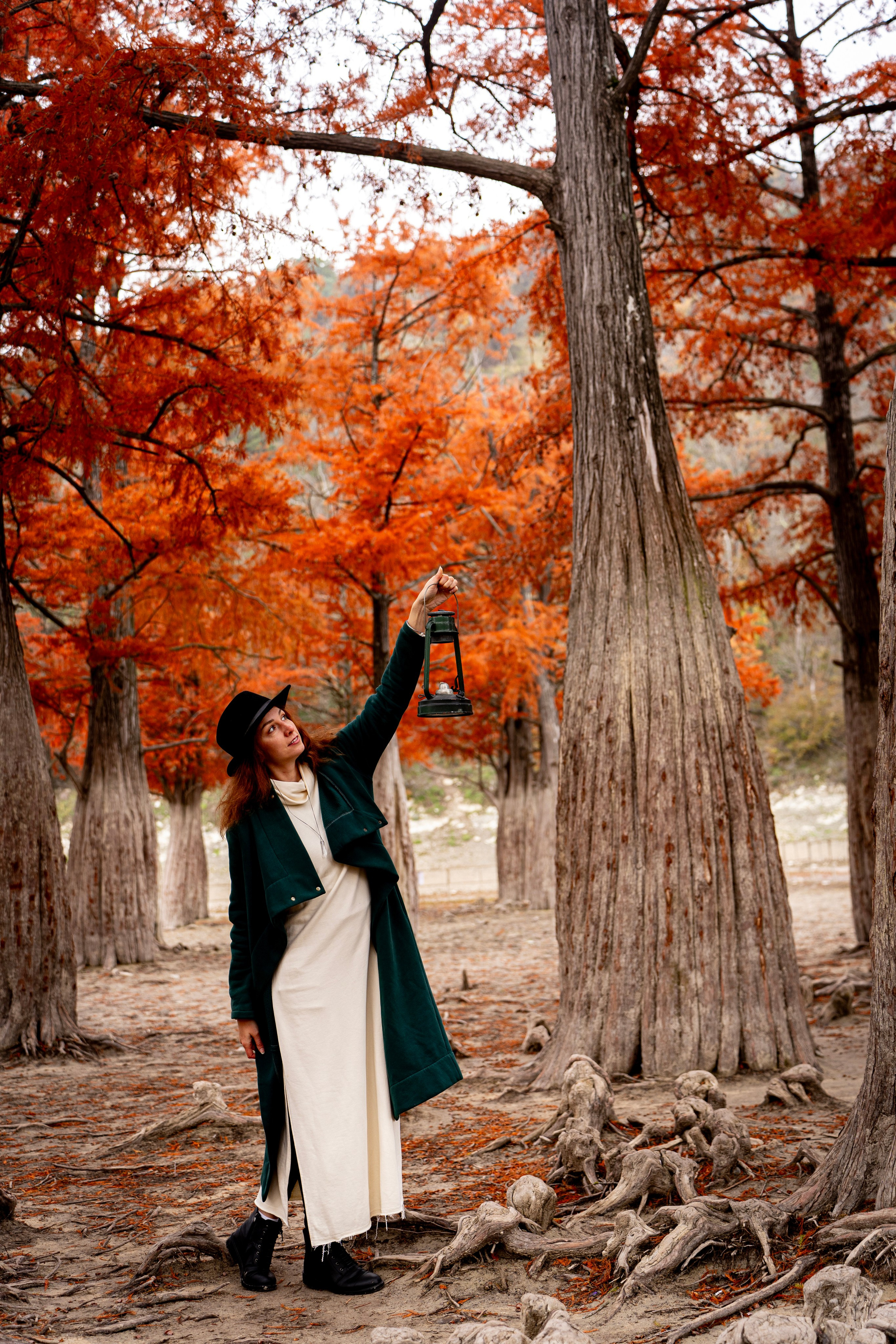 Осенняя фотосессия в Анапе — яркие кипарисы. Семейный и детский фотограф Екатерина Черняева. Снимаю портреты, love story, фотопрогулки, работаю на улице, в кафе, студии, дома у клиента