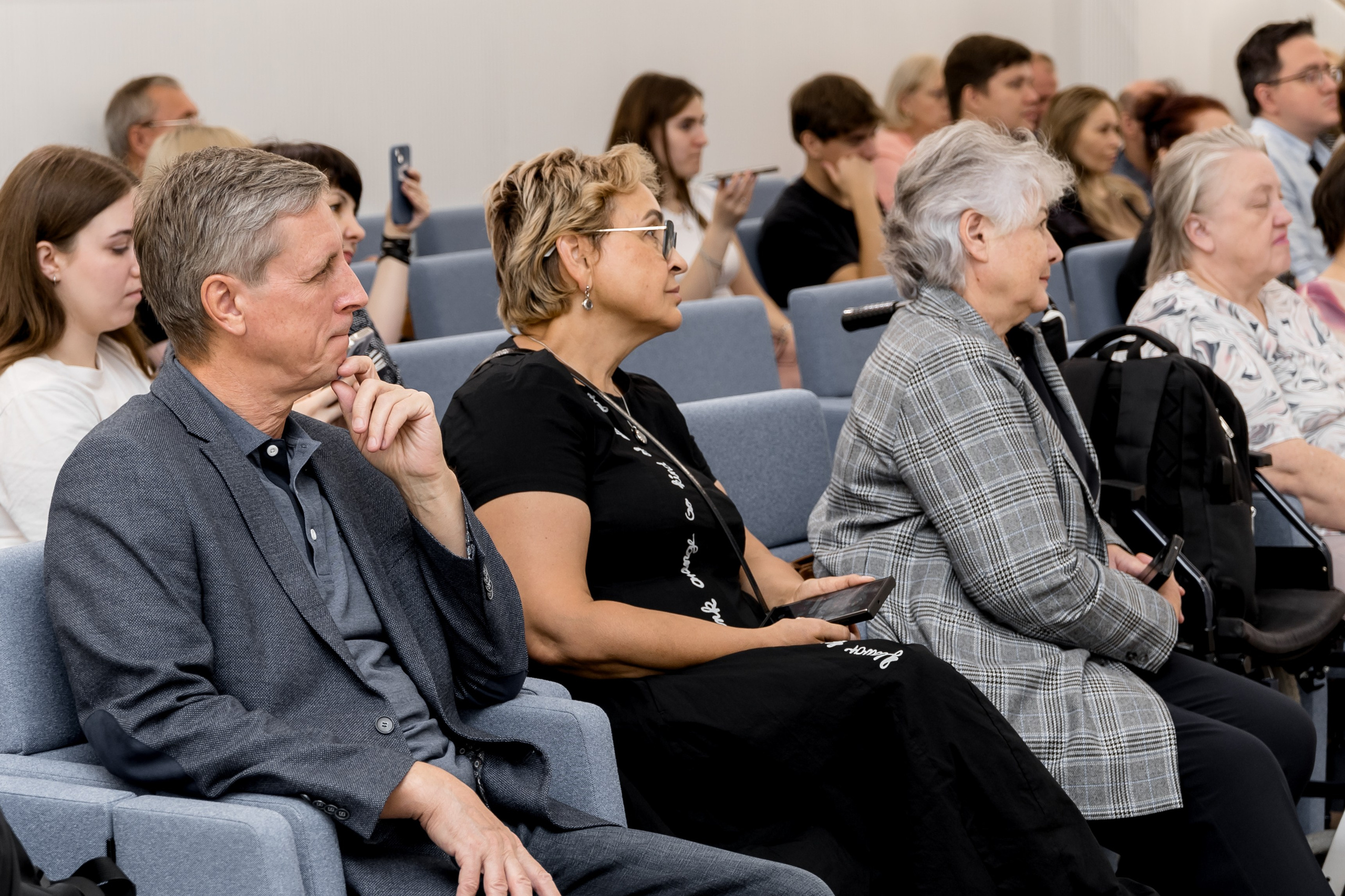 Презентация книги " В глубинах разума и веры. Гении науки о Боге». Свадебный/Портретный фотограф снимаю в Москве