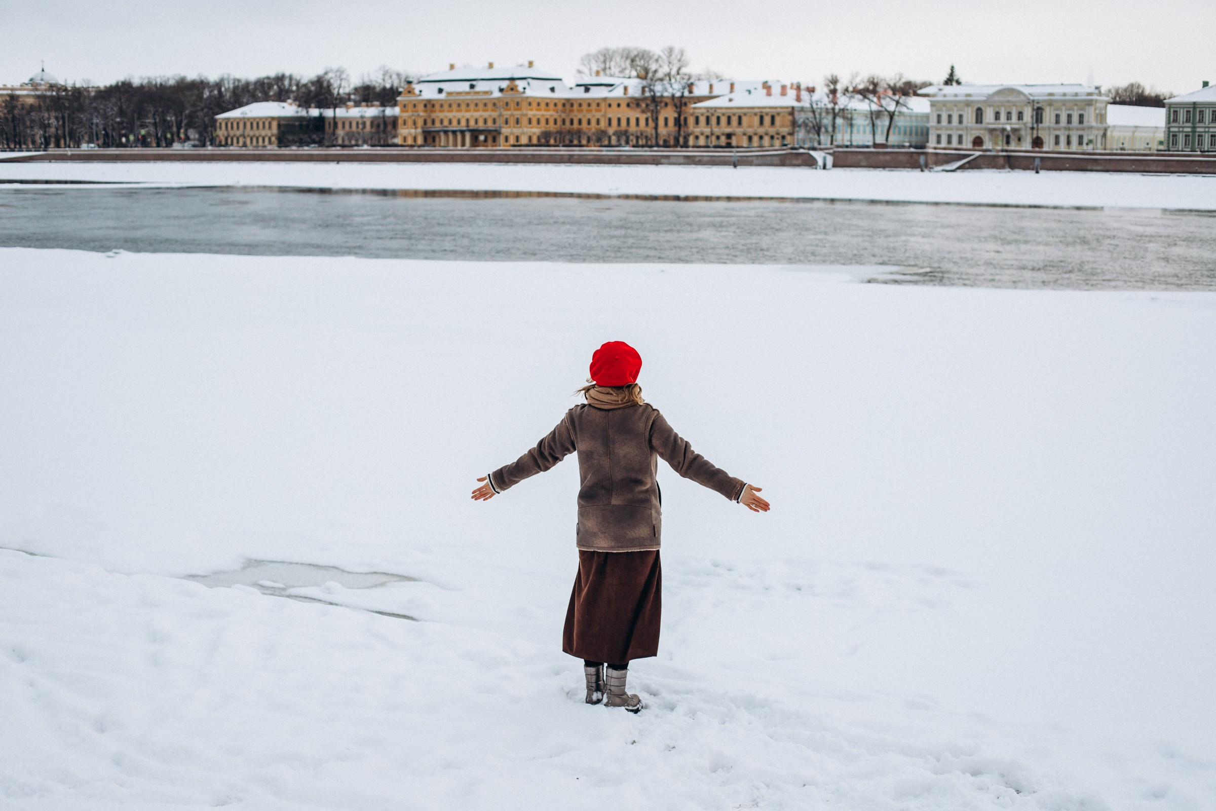 Анастасия в феврале. Фотопрогулка в Петербурге. Индивидуальный и семейный фотограф в Санкт-Петербурге