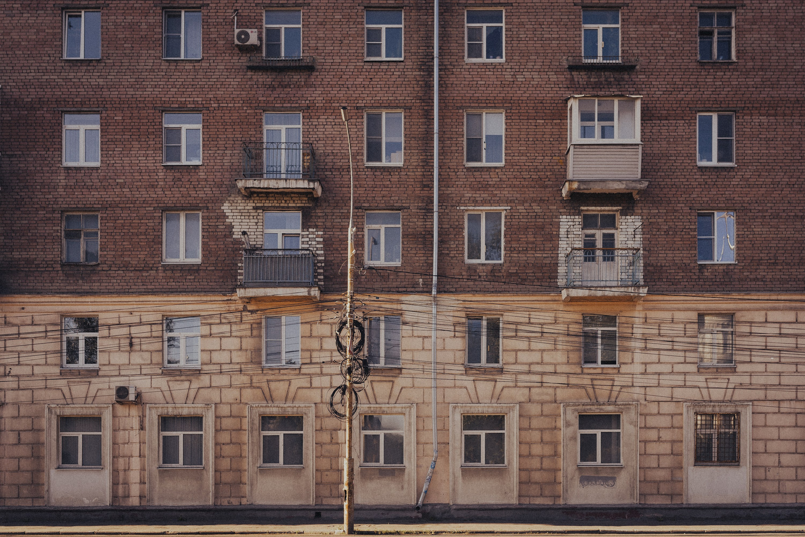 Проект #улицыгорода. Ярославль, улица Большая Фёдоровская. Документальный фотограф Илья Тихановский