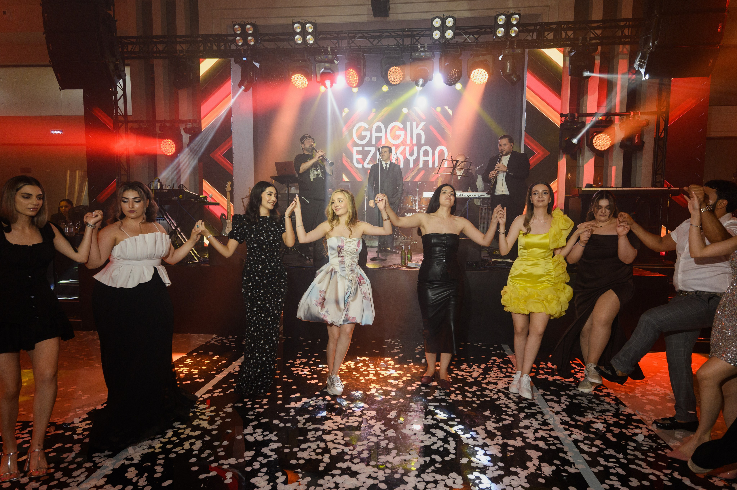 Красивое сватовство со звездами в Сид Холе в Пятигорске! ТВИНС СТУДИО. ТВИНС СТУДИО — лучшие свадебные фотографы и видеографы в Краснодаре