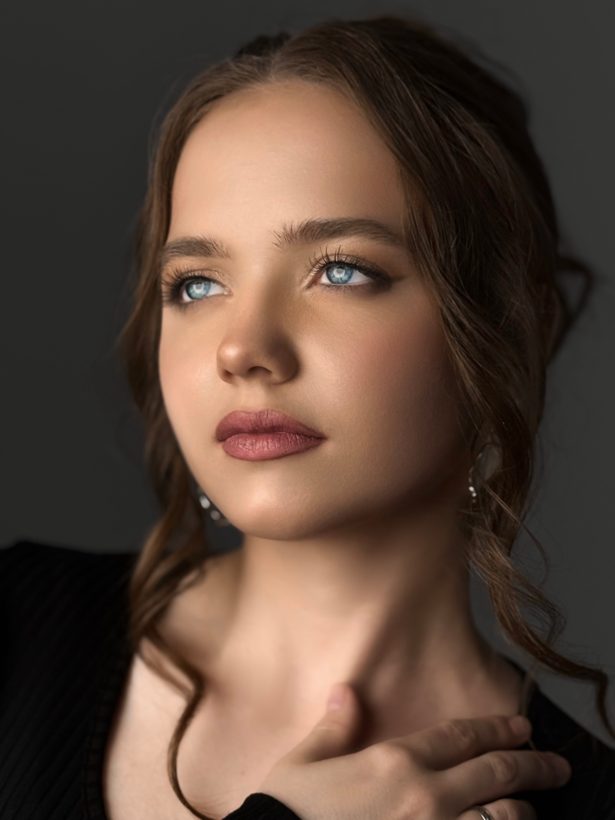 Съёмка в студии. Мобильный фотограф в Омске