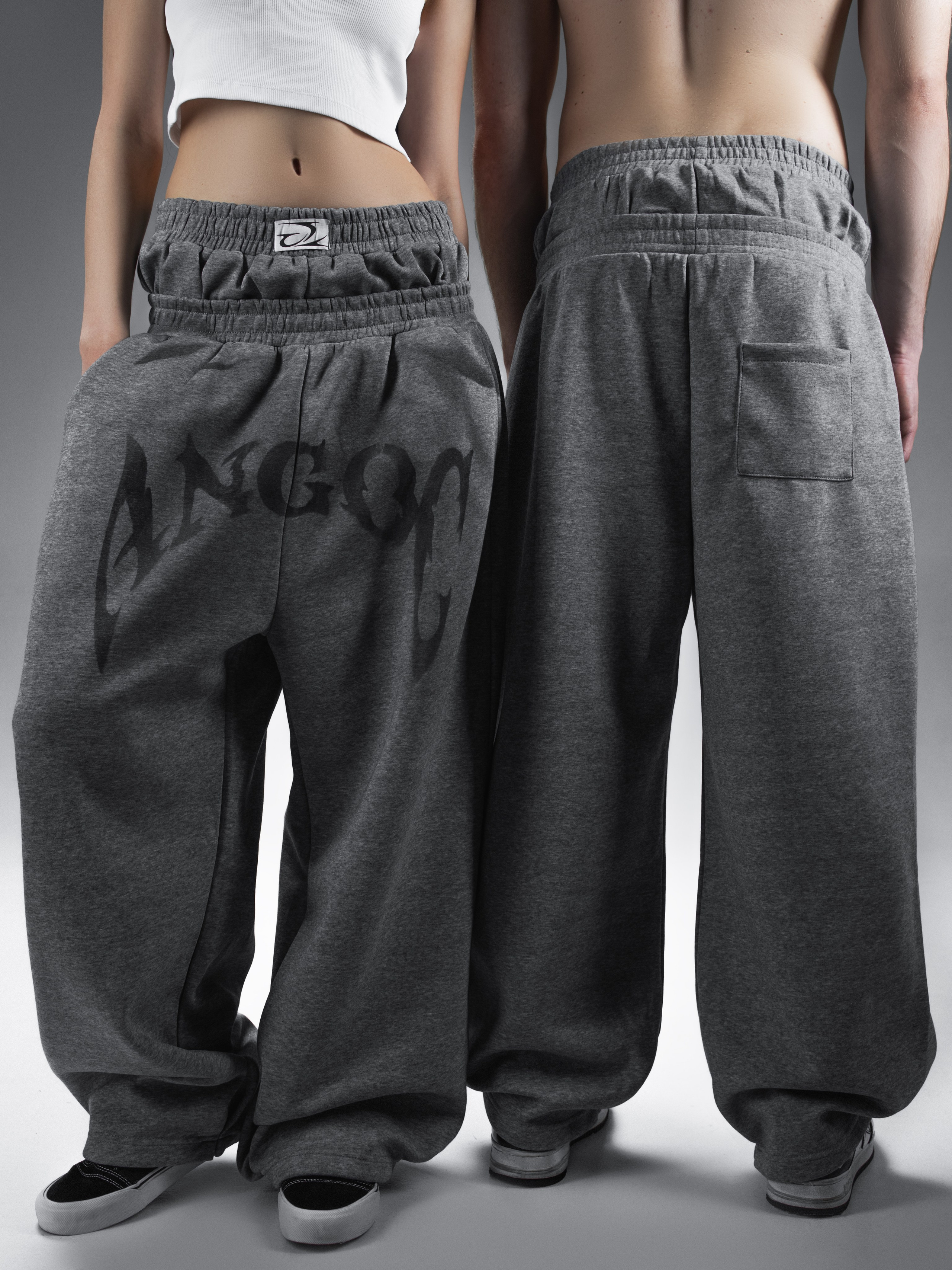 КАТАЛОГ | серый фон. RUNA production — стильные съемки для брендов