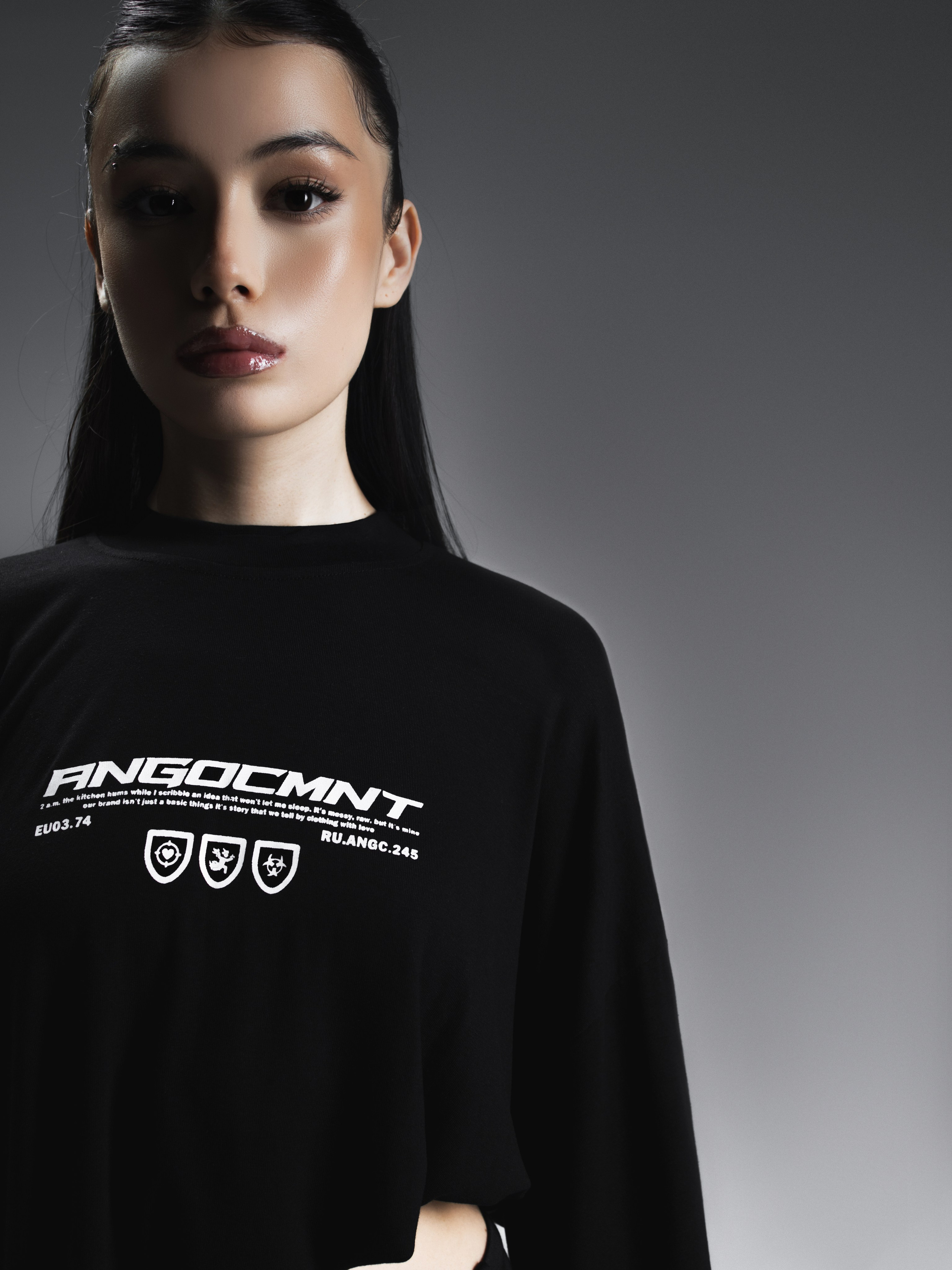 КАТАЛОГ | серый фон. RUNA production — стильные съемки для брендов