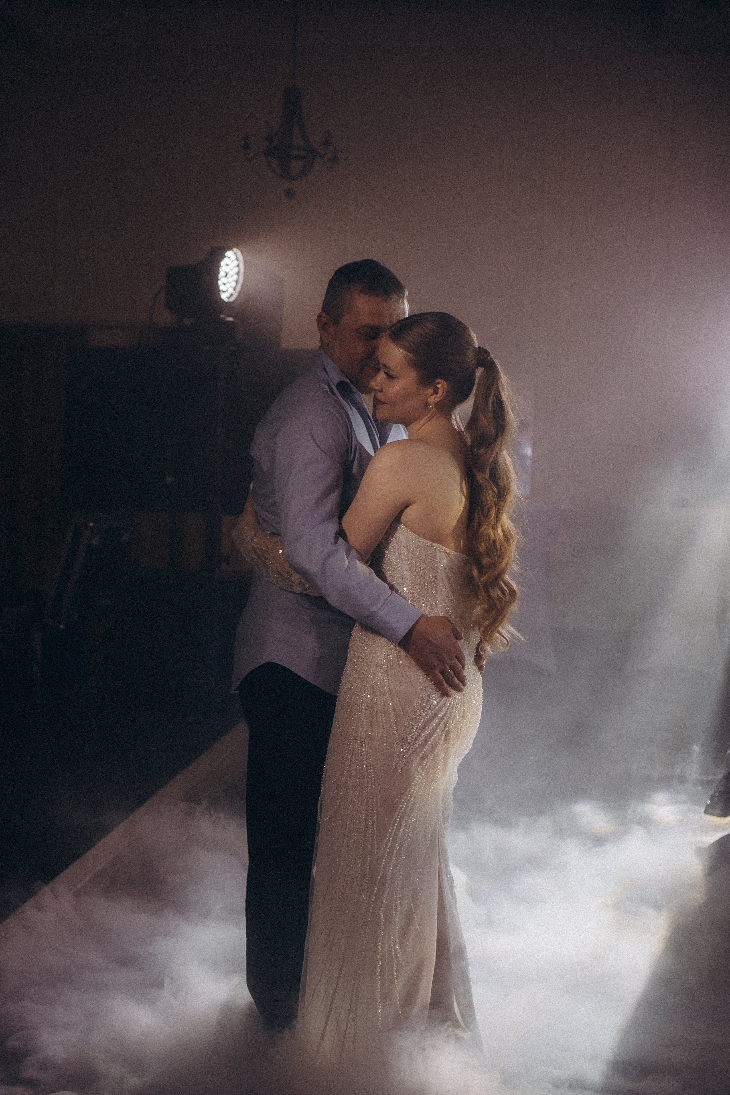 СВАДЕБНАЯ СЬЕМКА СБОРОВ В ОТЕЛЕ И ВЫЕЗД НА ЦЕРЕМОНИЮ (СНЯТО В СИБИРЕ В НИЖНЕВАРТОВСКЕ). Профессиональный фотограф, Санкт-Петербург — Виктория Богомолова