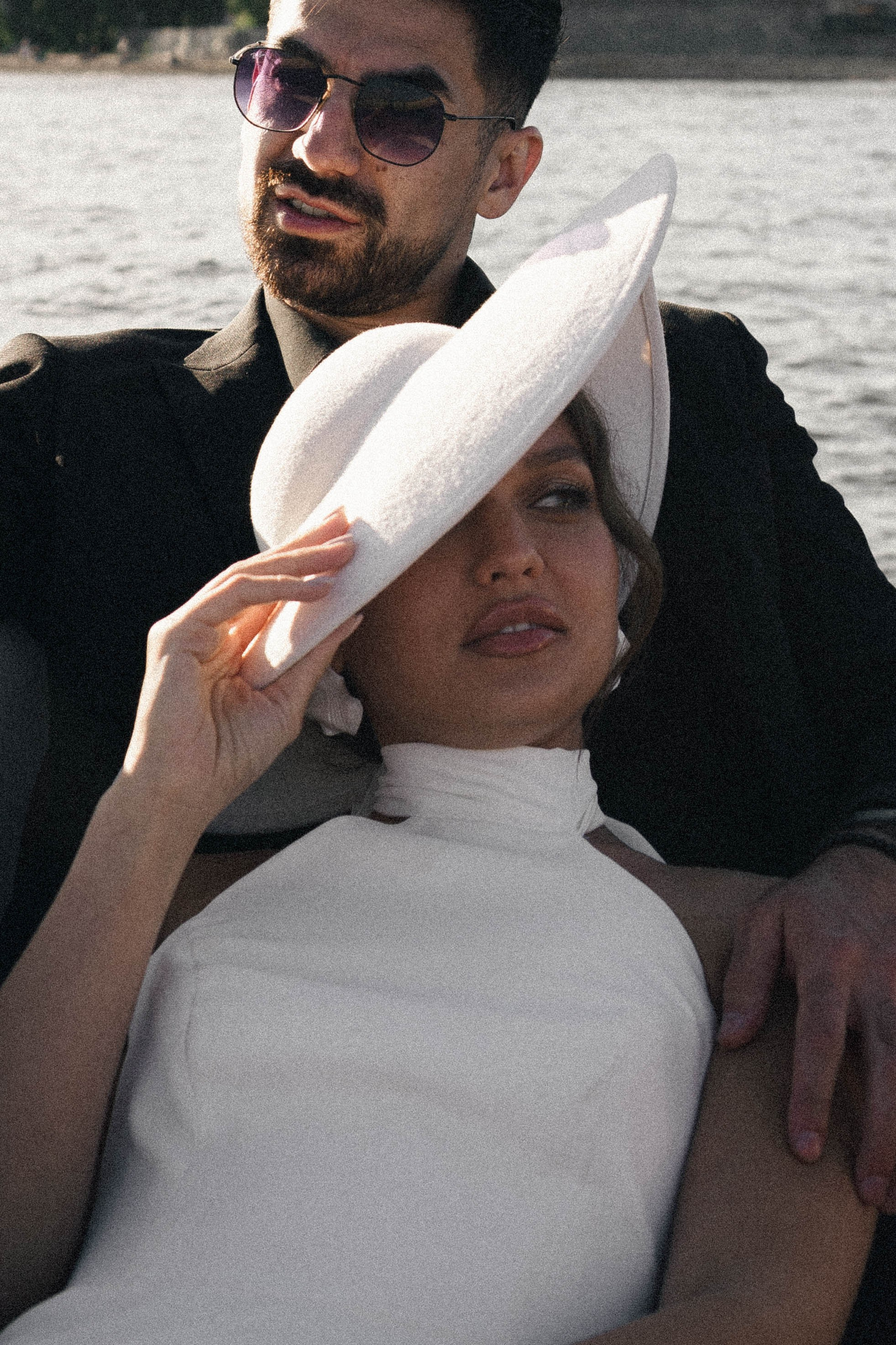 СВАДЕНБНАЯ СЬЕМКА НА КАТЕРЕ ПО КАНАЛАМ САНКТ-ПЕТЕРБУРГА И В АКВАТОРИИ НЕВЫ. Профессиональный фотограф, Санкт-Петербург — Виктория Богомолова